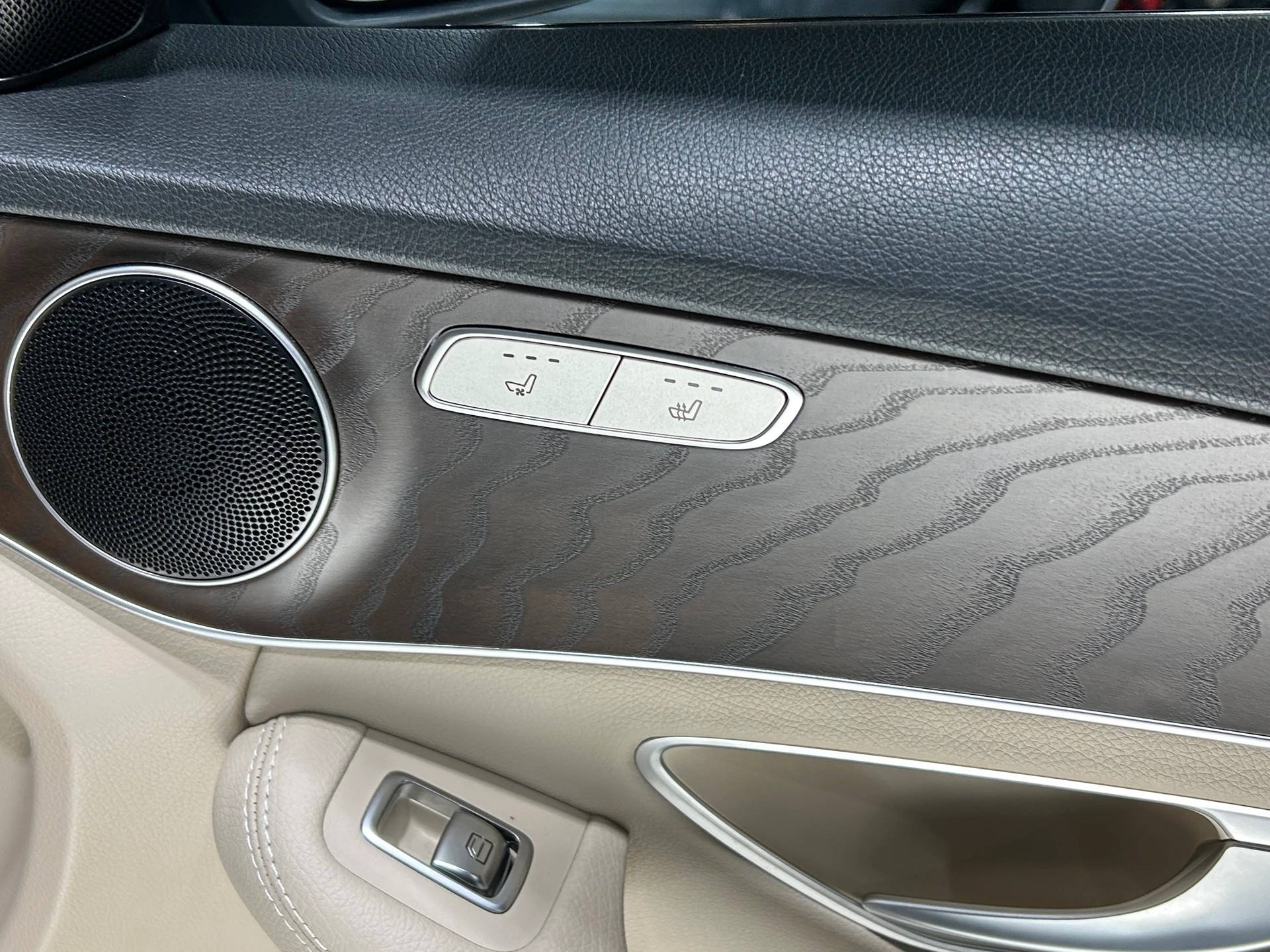 MERCEDES-BENZ C 220 d Swiss Star AMG Line 4m Kombi-image-18