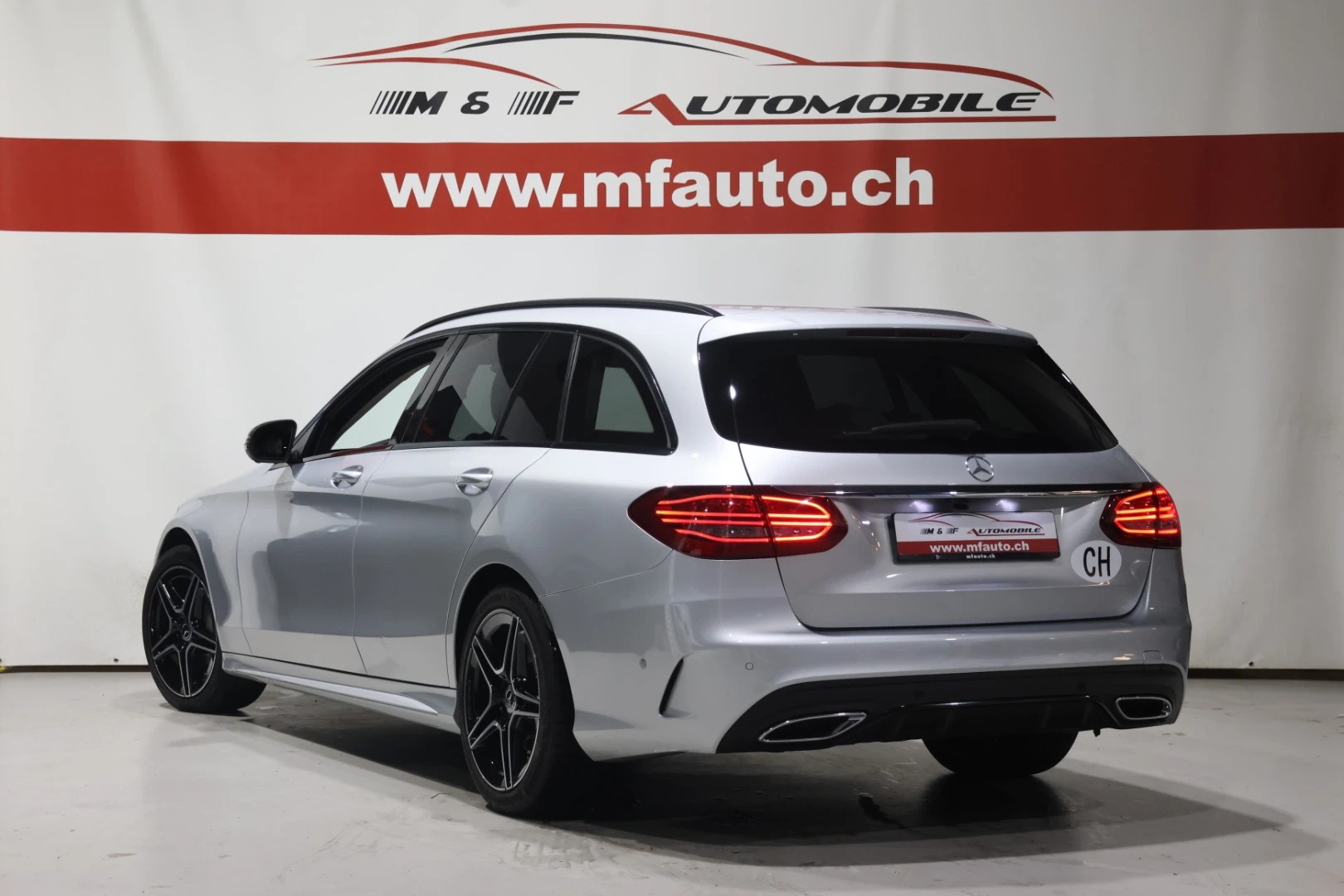 MERCEDES-BENZ C 220 d Swiss Star AMG Line 4m Kombi-image-5