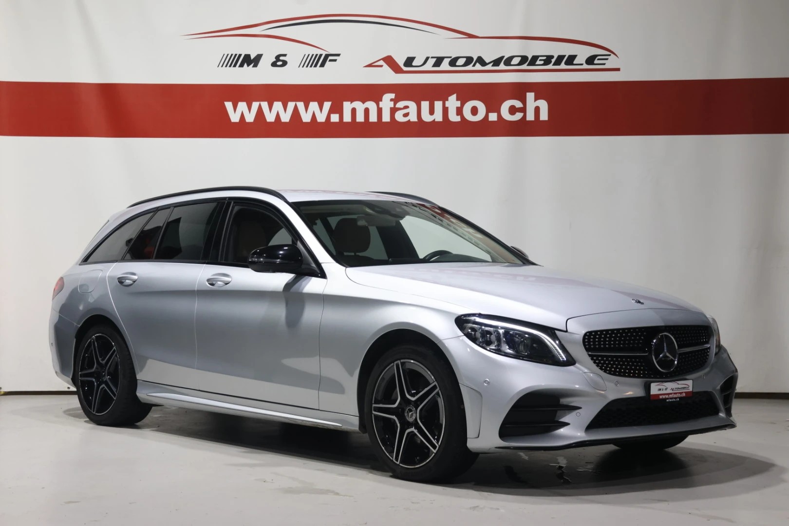 MERCEDES-BENZ C 220 d Swiss Star AMG Line 4m Kombi-image-4