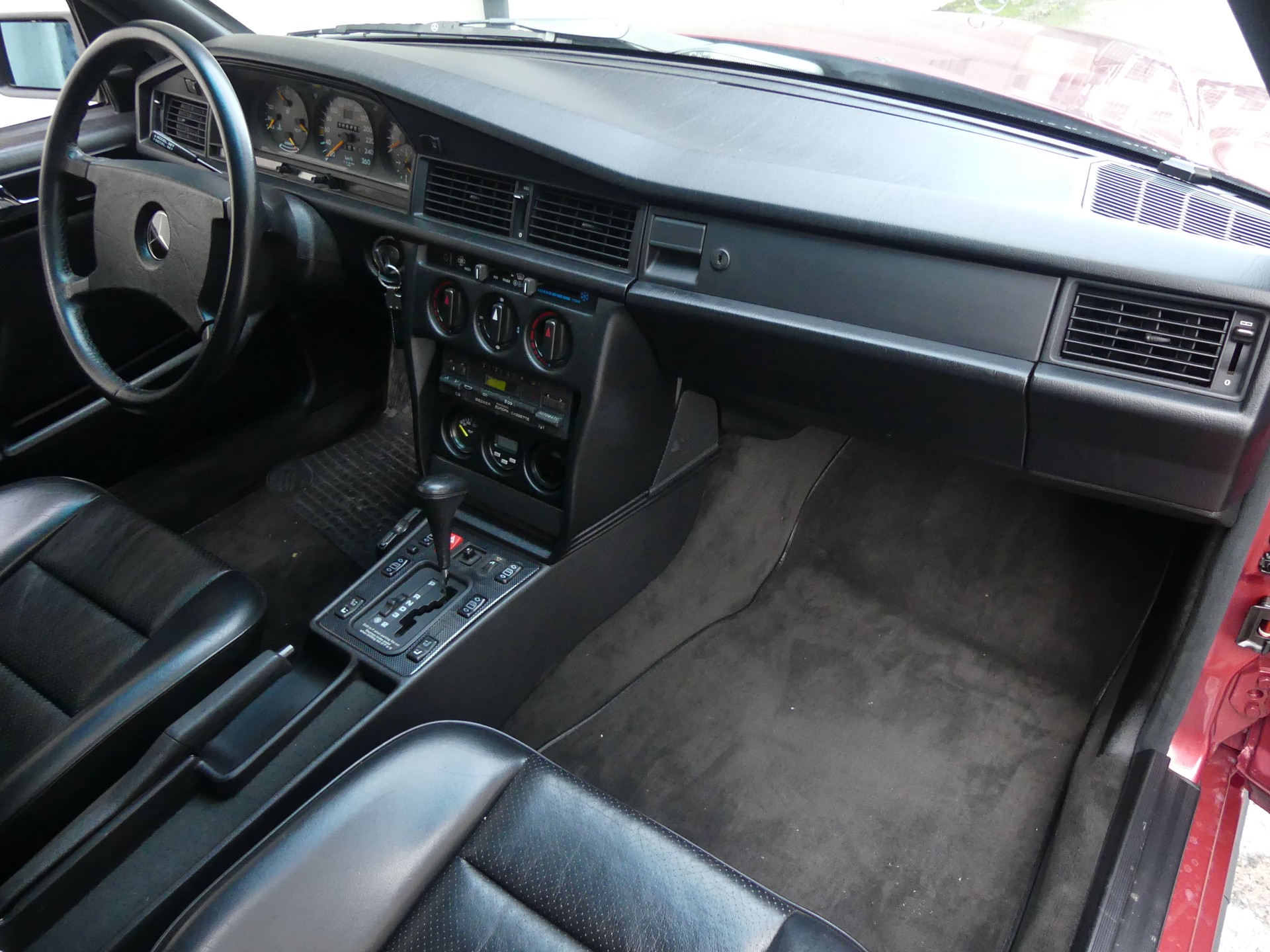 MERCEDES-BENZ 190 E 2.5-16 ABS (Vétéran)-image-10