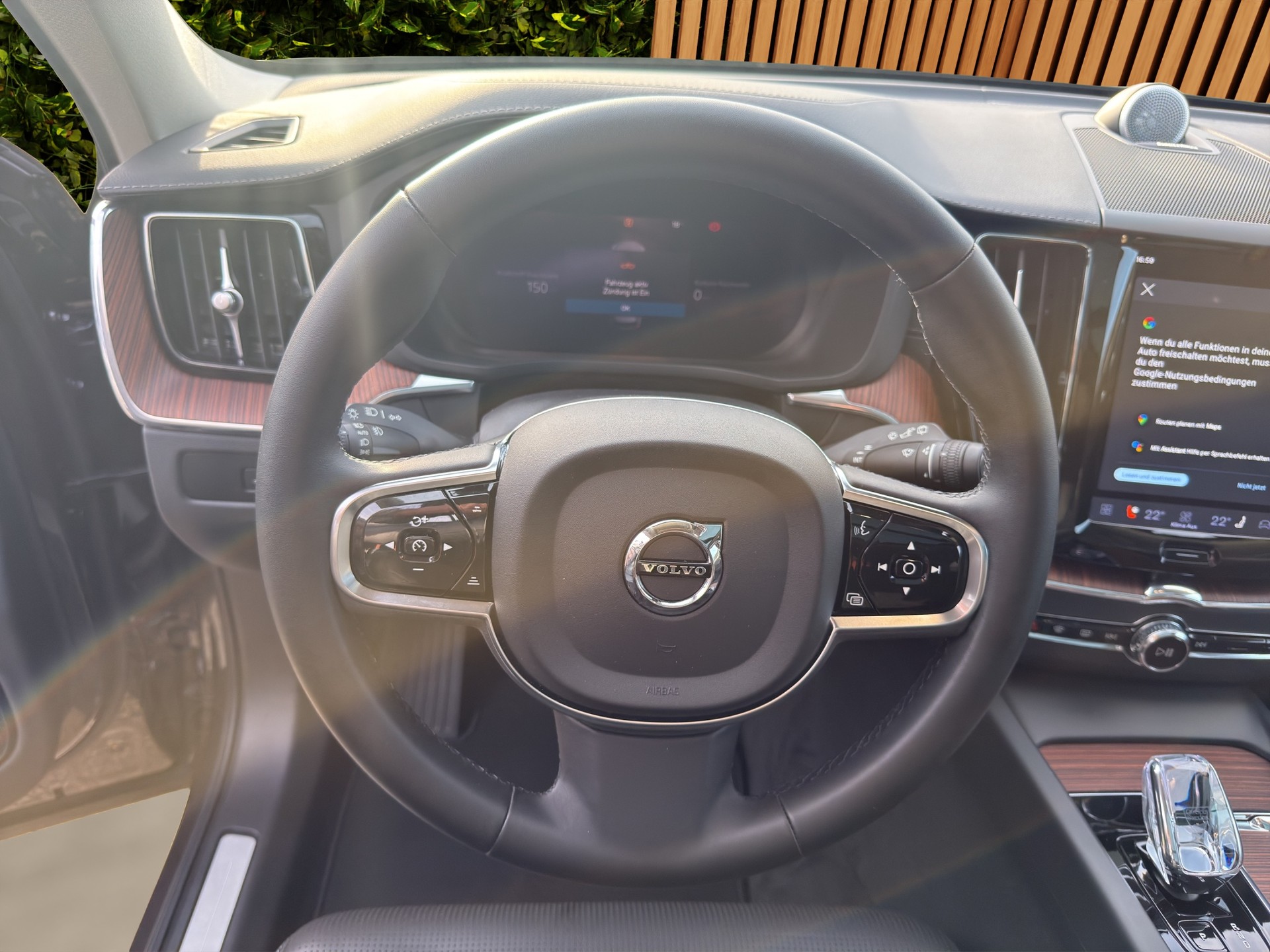 VOLVO XC60 2.0 T8 TE Ultimate Dark eAWD-image-12