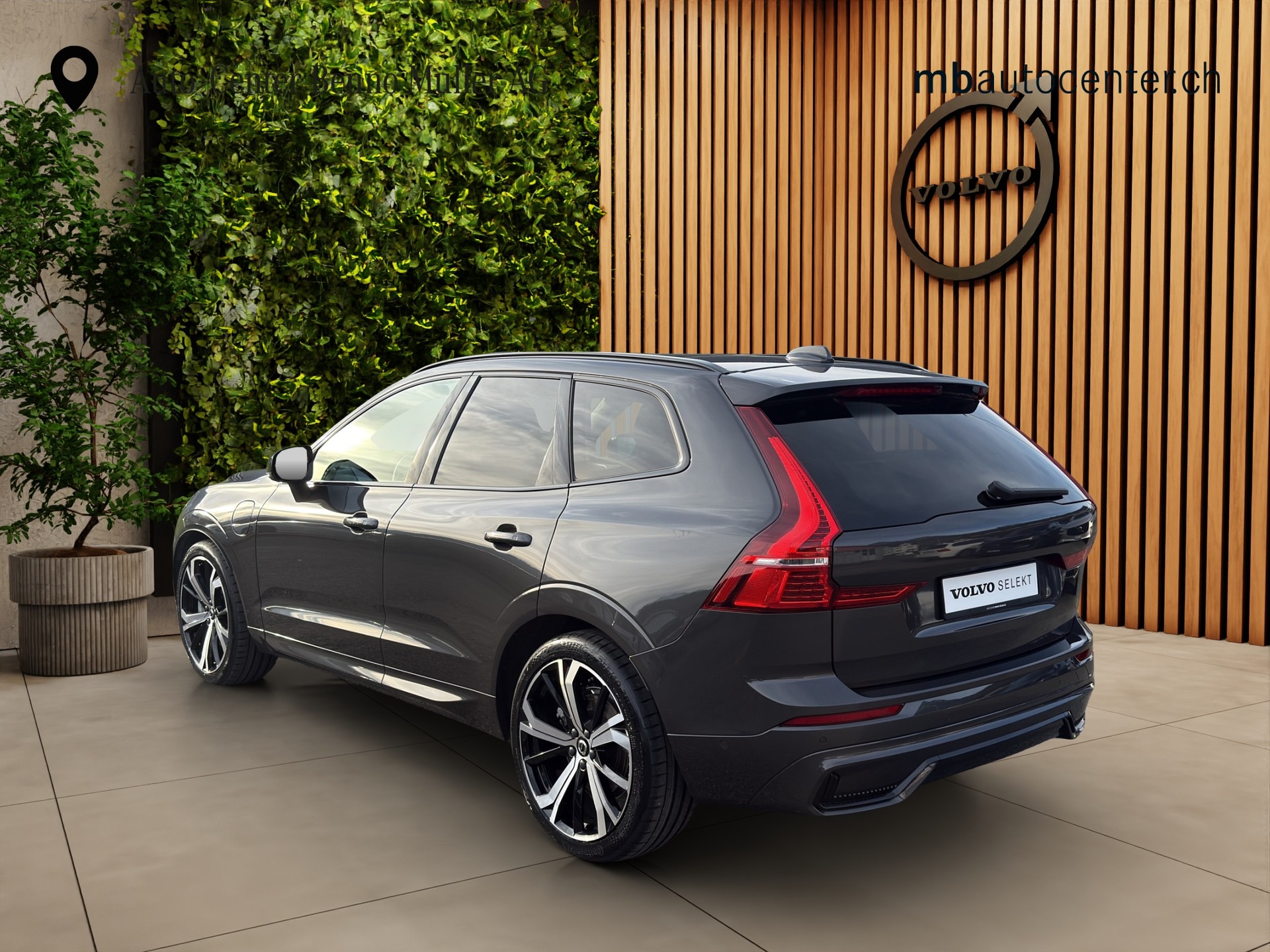 VOLVO XC60 2.0 T8 TE Ultimate Dark eAWD-image-2