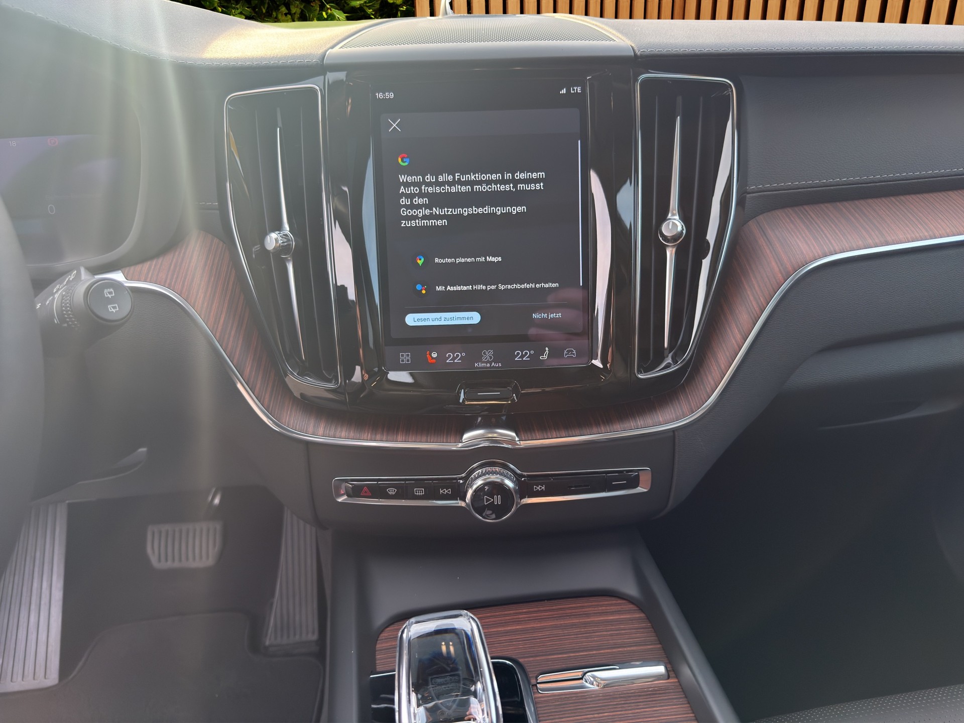 VOLVO XC60 2.0 T8 TE Ultimate Dark eAWD-image-13