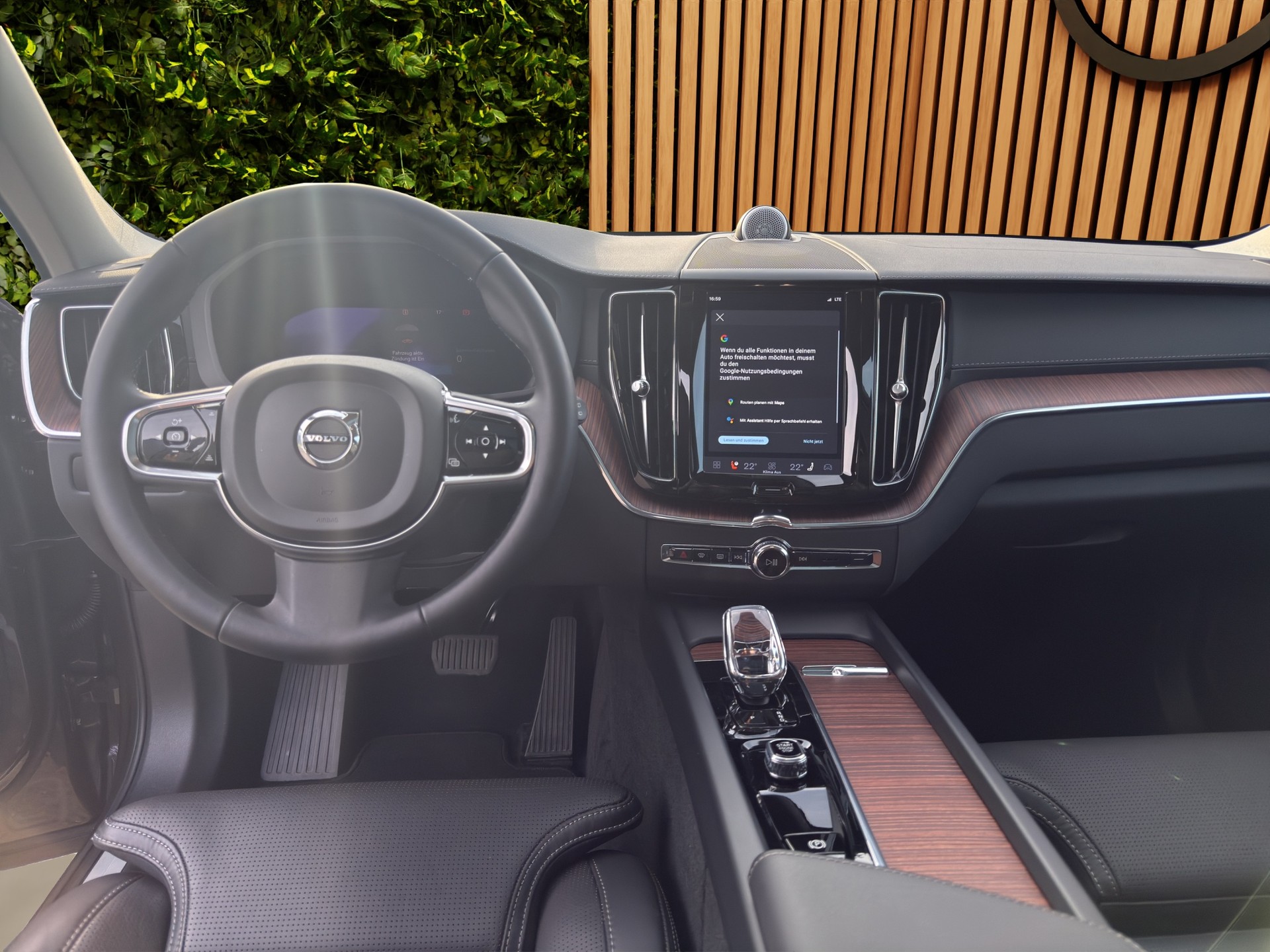 VOLVO XC60 2.0 T8 TE Ultimate Dark eAWD-image-14