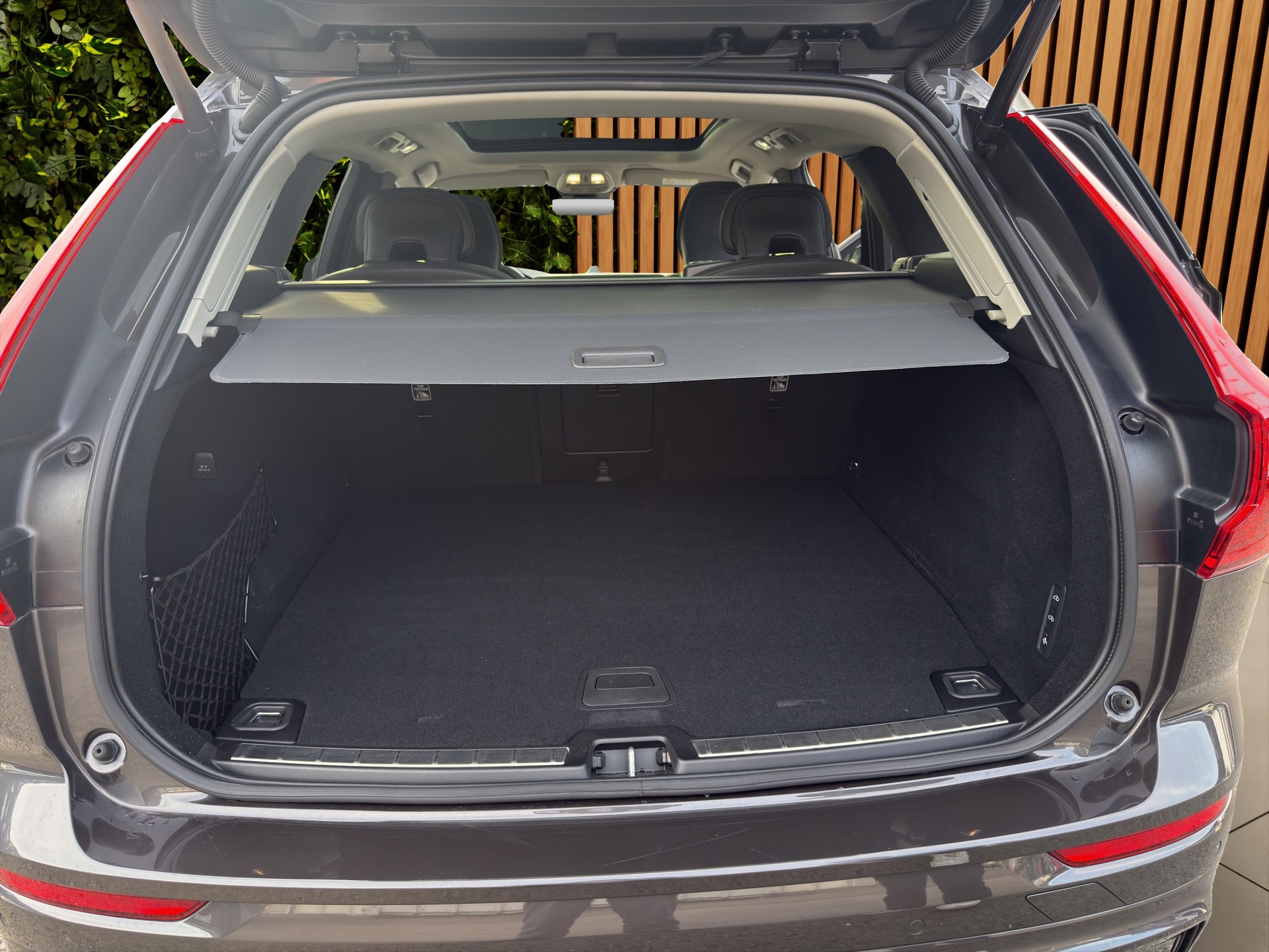VOLVO XC60 2.0 T8 TE Ultimate Dark eAWD-image-17