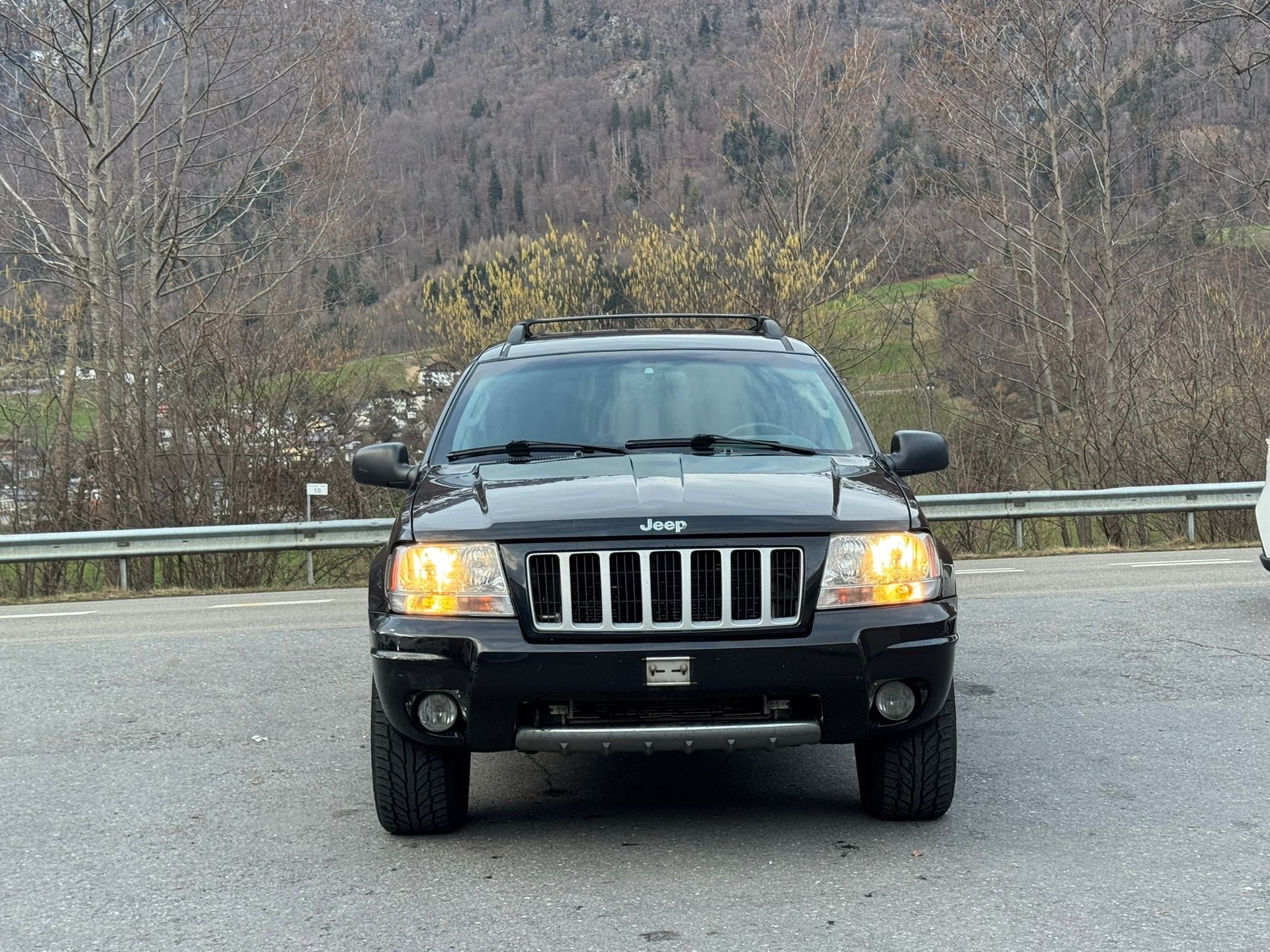 JEEP Grand Cherokee 4.7 Vision Automatic-image-2