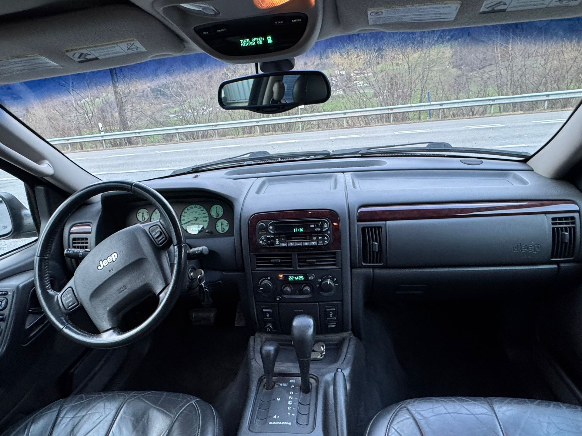 JEEP Grand Cherokee 4.7 Vision Automatic-image-14