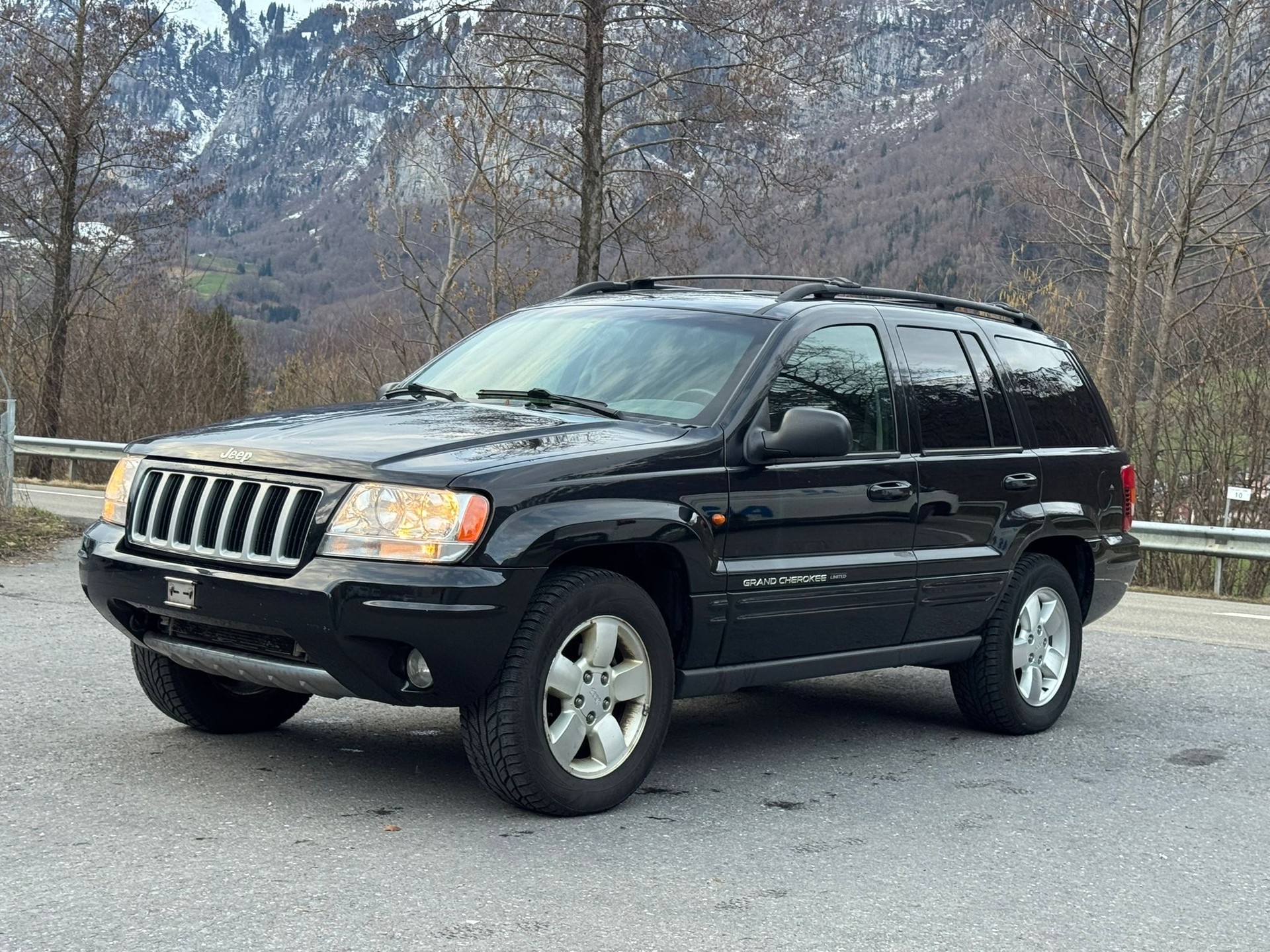 JEEP Grand Cherokee 4.7 Vision Automatic-image-1