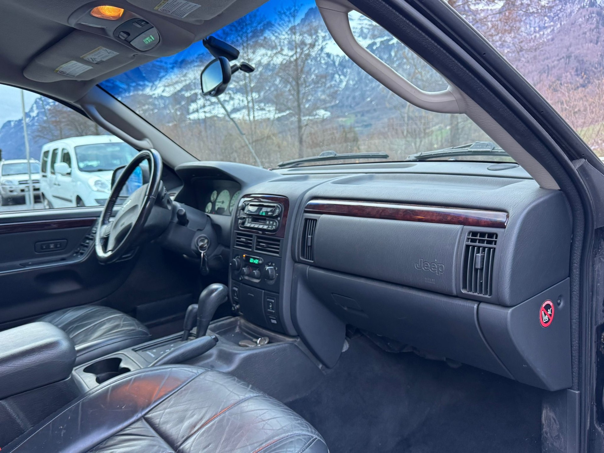 JEEP Grand Cherokee 4.7 Vision Automatic-image-10