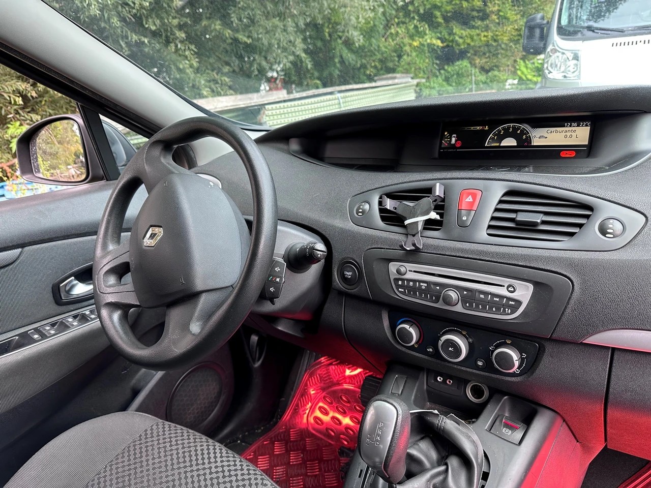 RENAULT Grand Scénic 1.5 dCi Dynamique EDC-image-4