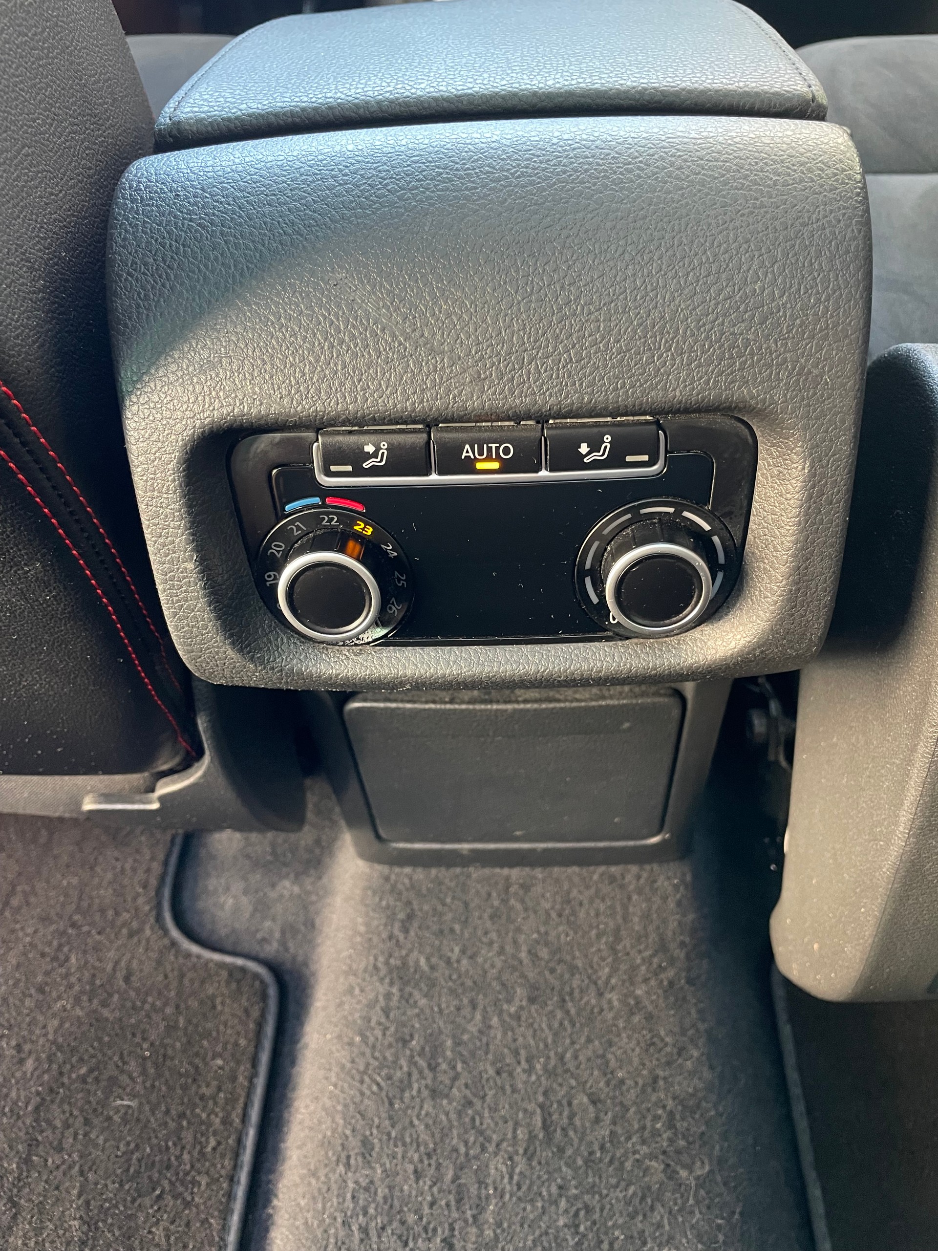 SEAT Alhambra 2.0 TDI FR Line-image-14