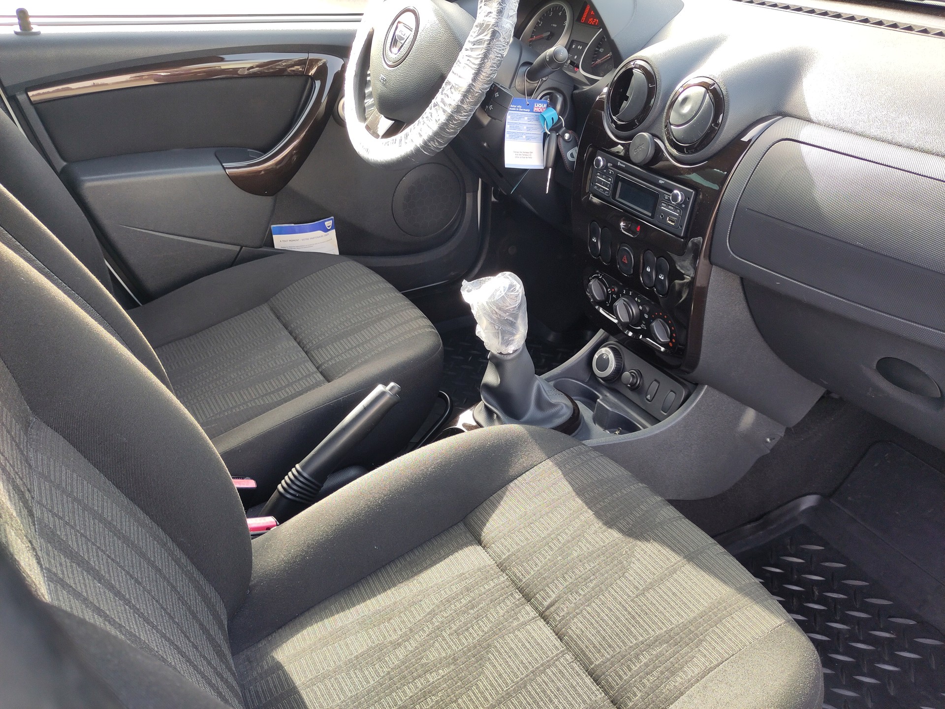 DACIA Duster 1.5 dCi Lauréate 4x4-image-6