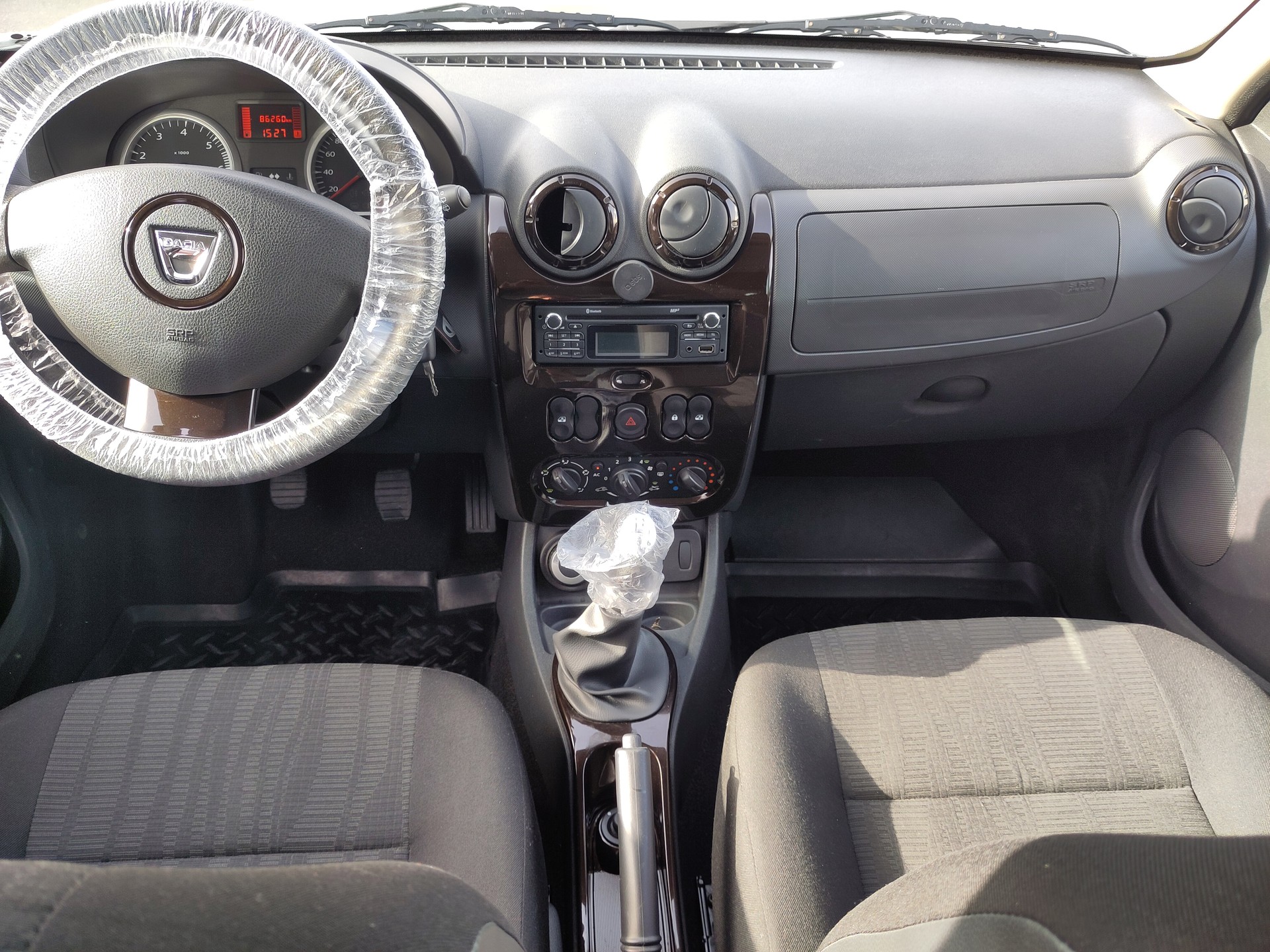 DACIA Duster 1.5 dCi Lauréate 4x4-image-9