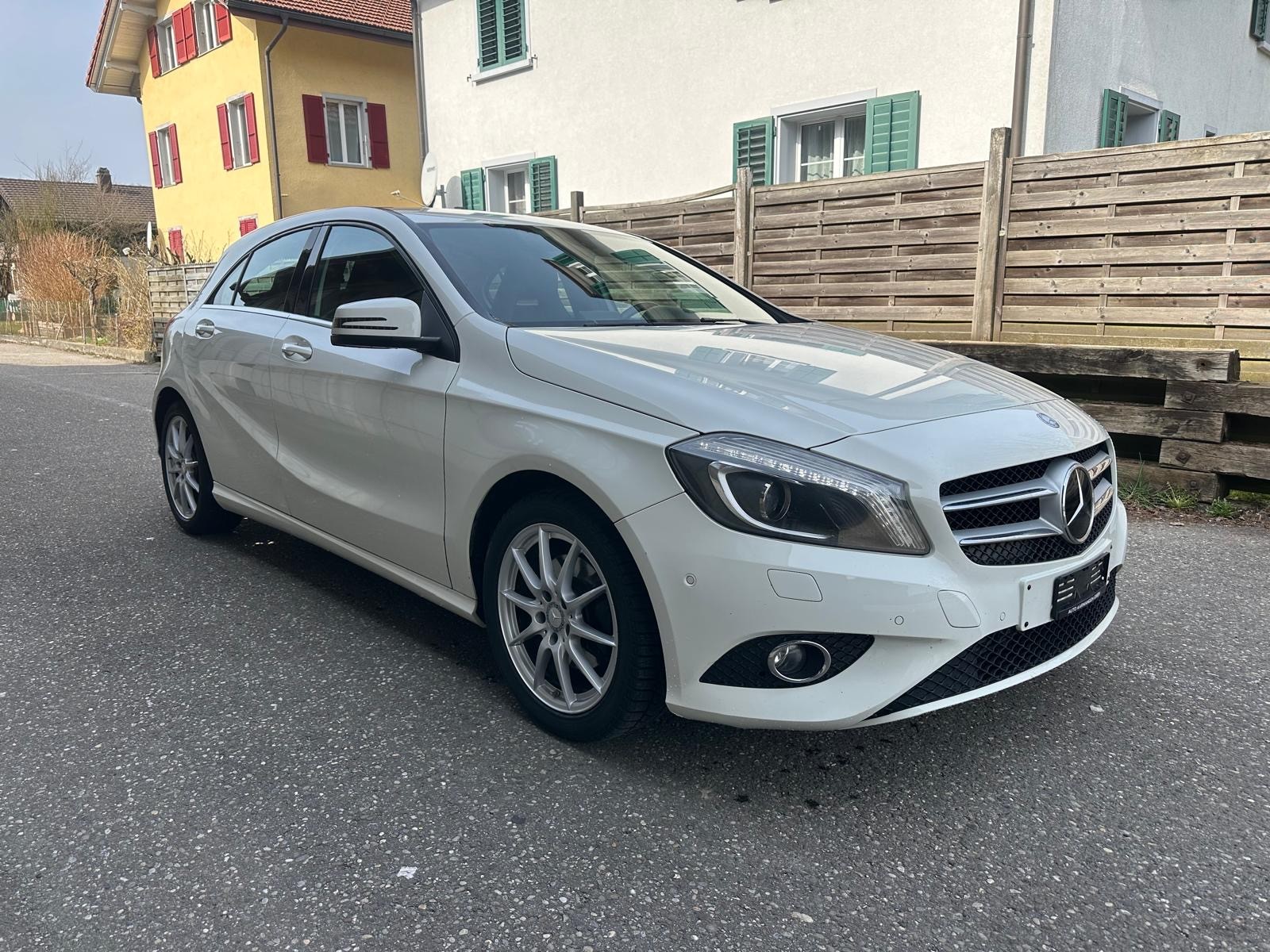 MERCEDES-BENZ A 200 Urban 7G-DCT-image-0
