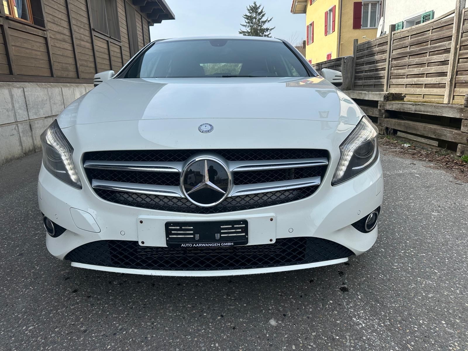 MERCEDES-BENZ A 200 Urban 7G-DCT-image-4