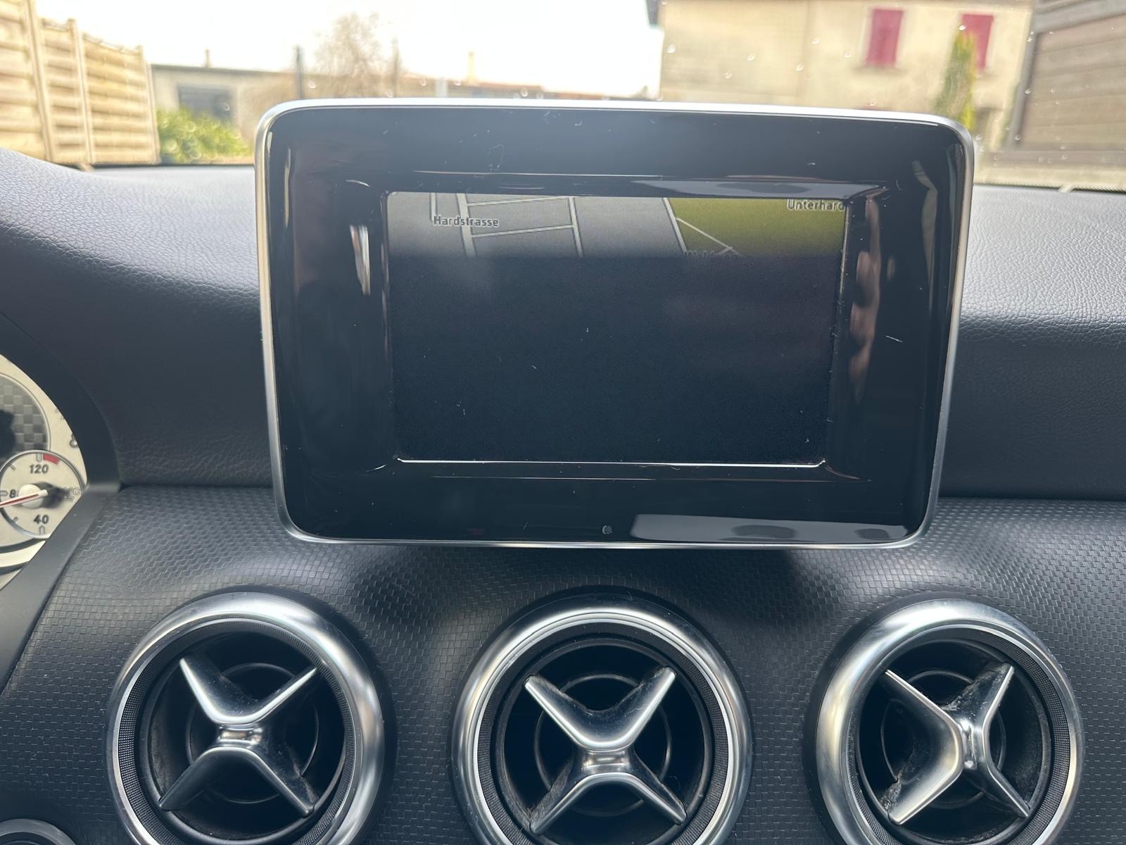 MERCEDES-BENZ A 200 Urban 7G-DCT-image-11