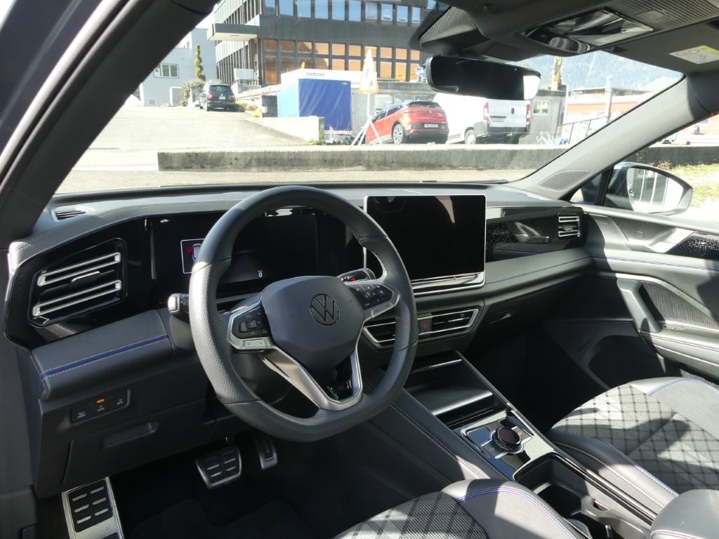 VW Tiguan 2.0 TDI SCR R-Line 4Motion DSG-image-6