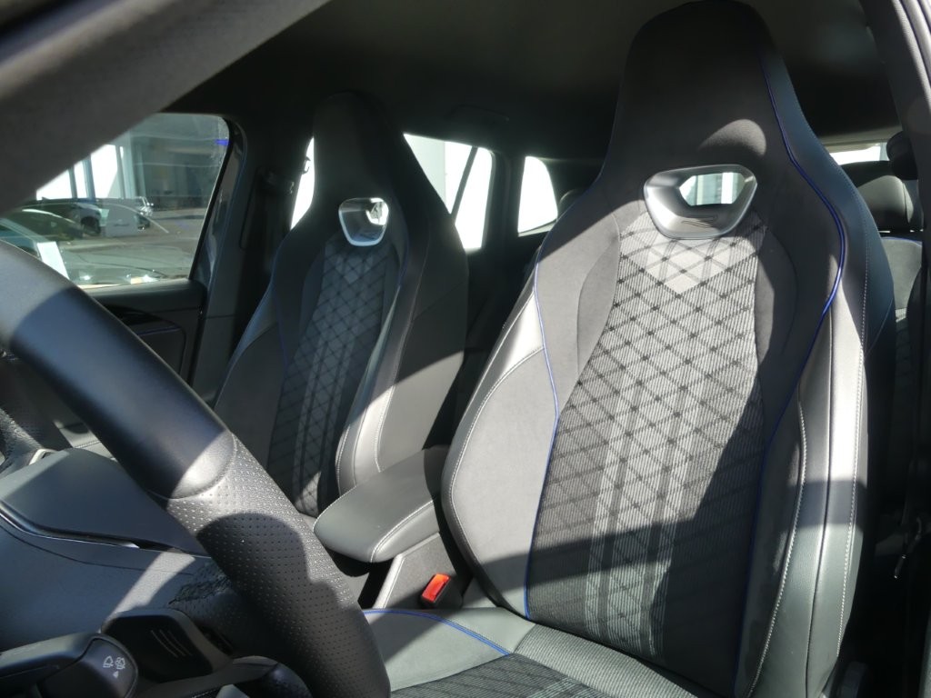 VW Tiguan 2.0 TDI SCR R-Line 4Motion DSG-image-9