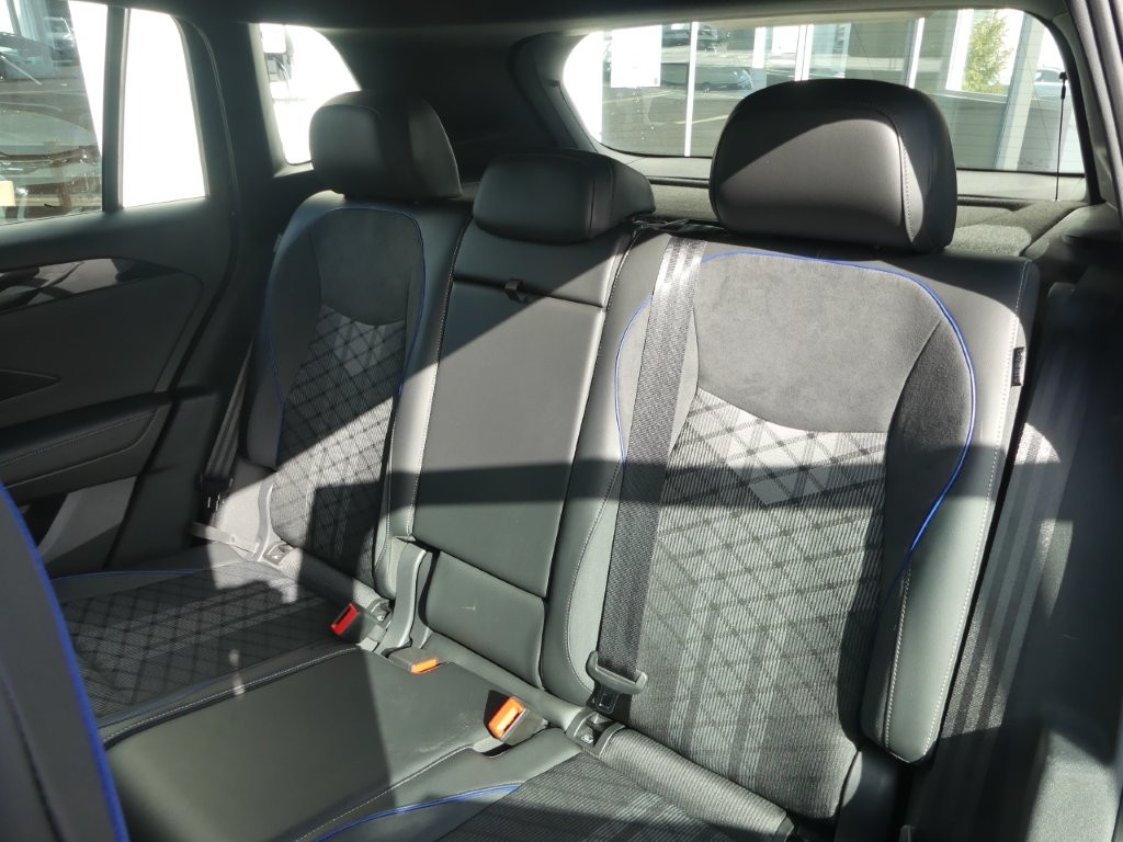 VW Tiguan 2.0 TDI SCR R-Line 4Motion DSG-image-11