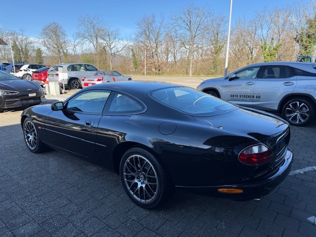 JAGUAR XK8-image-4