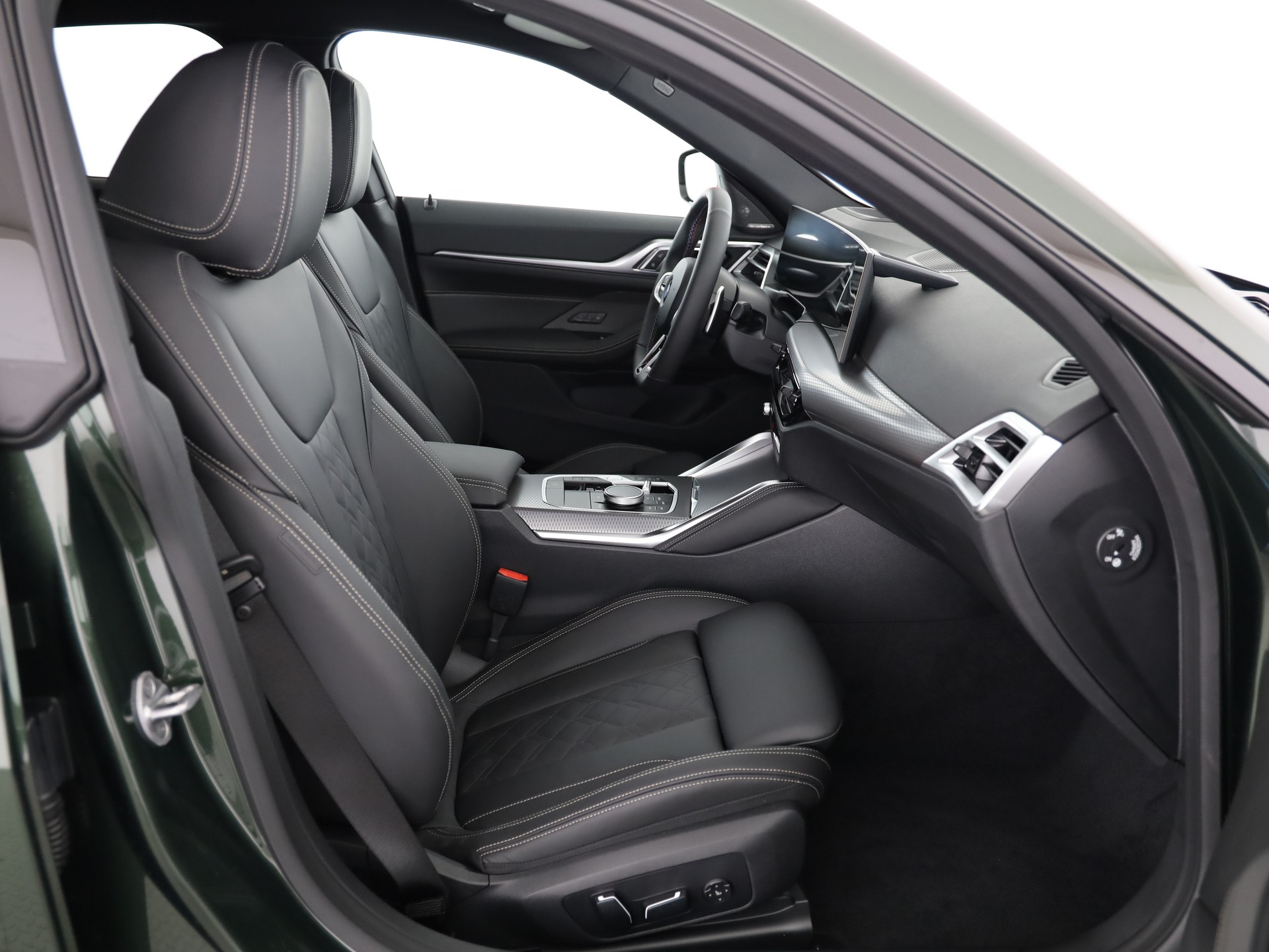 BMW M440i xDrive-image-14