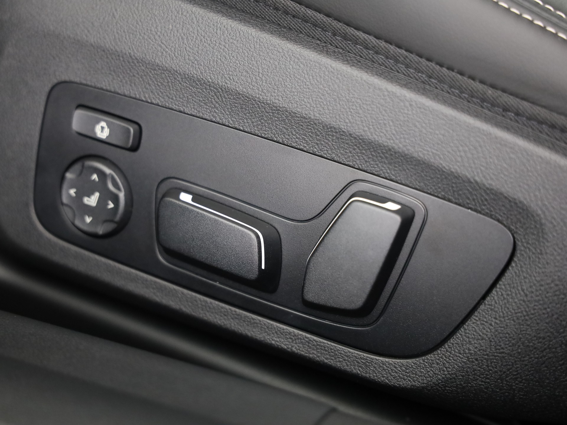 BMW M440i xDrive-image-11
