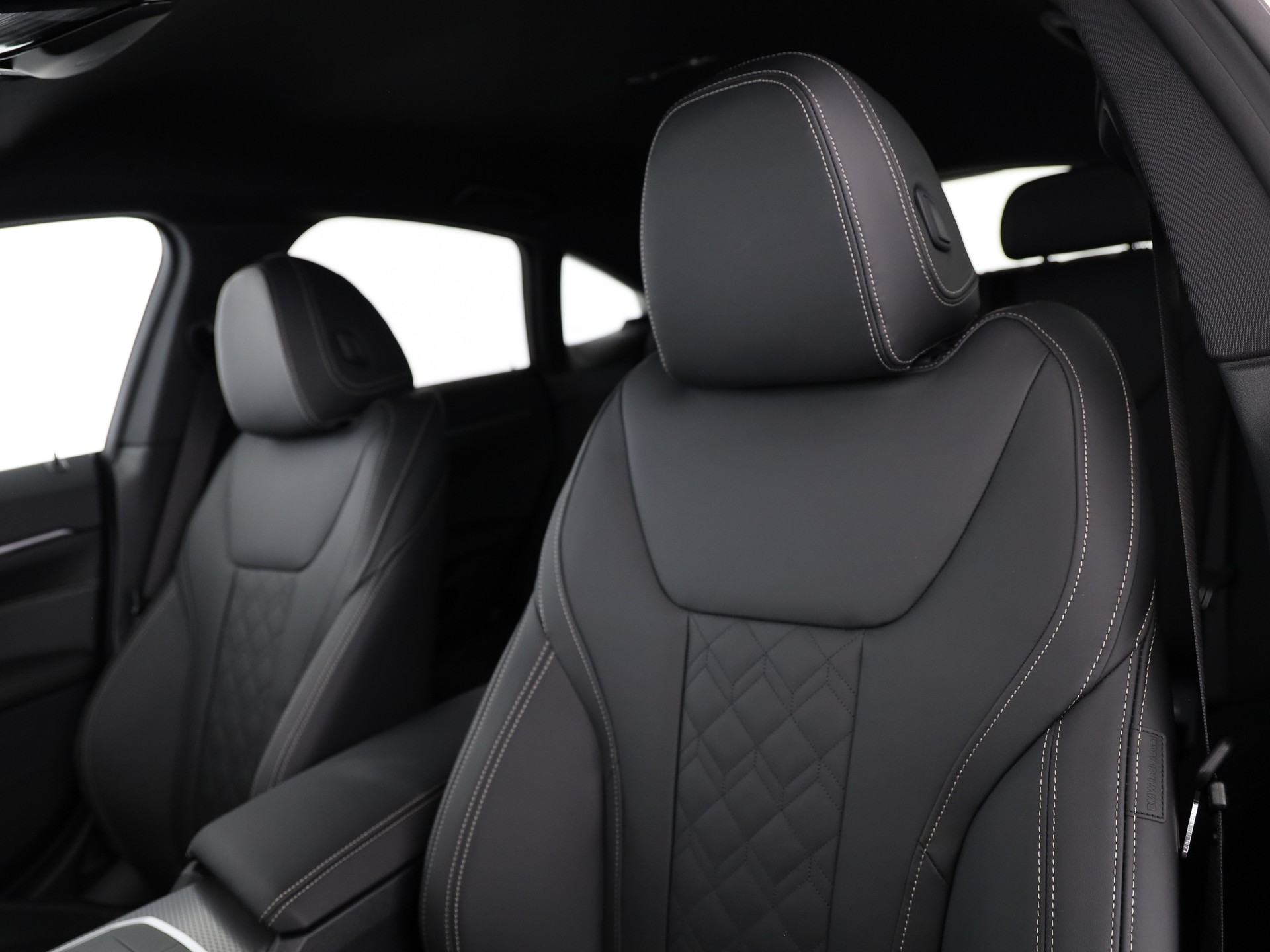 BMW M440i xDrive-image-10