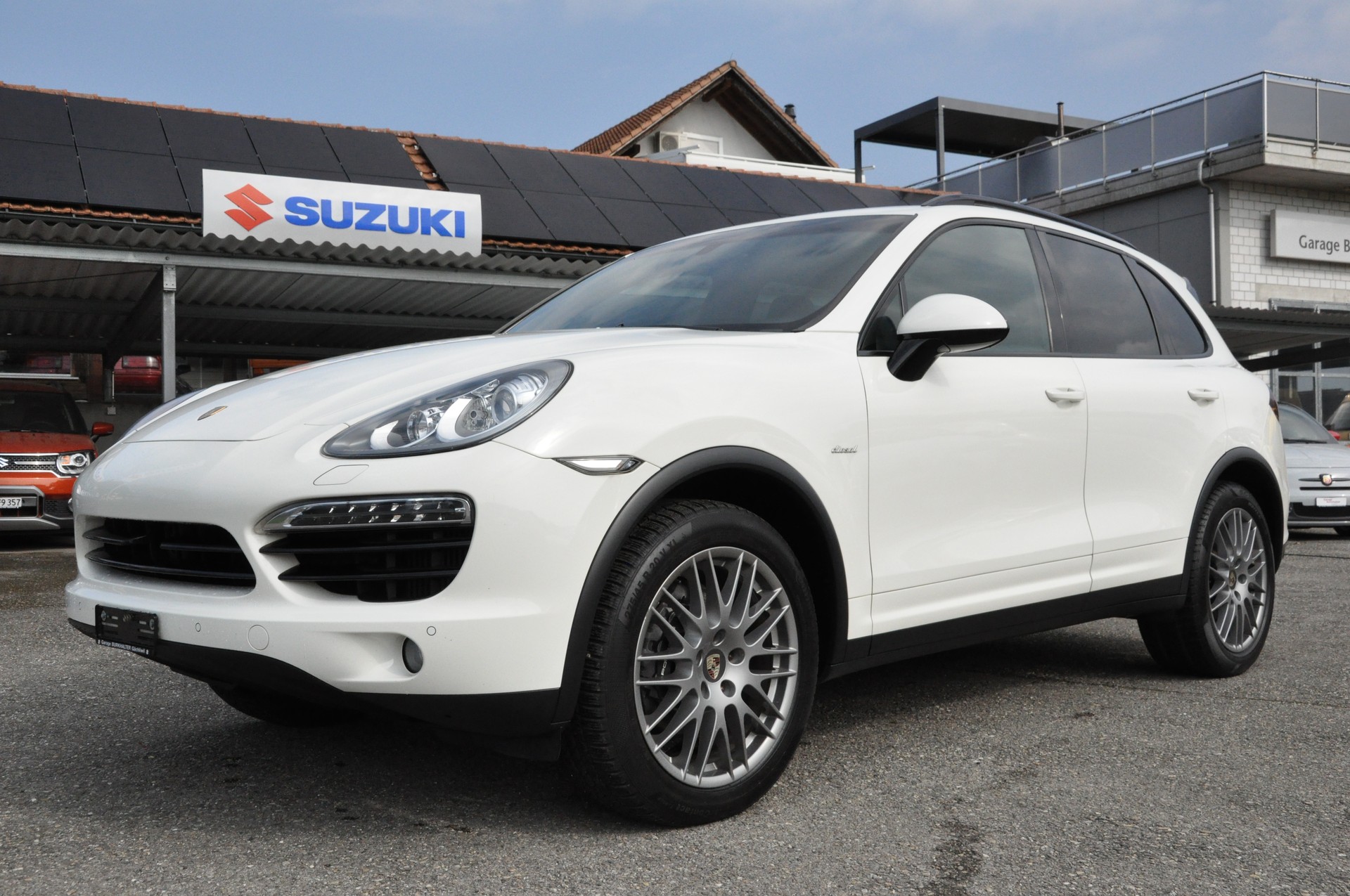 PORSCHE Cayenne Diesel-showroom-element-1
