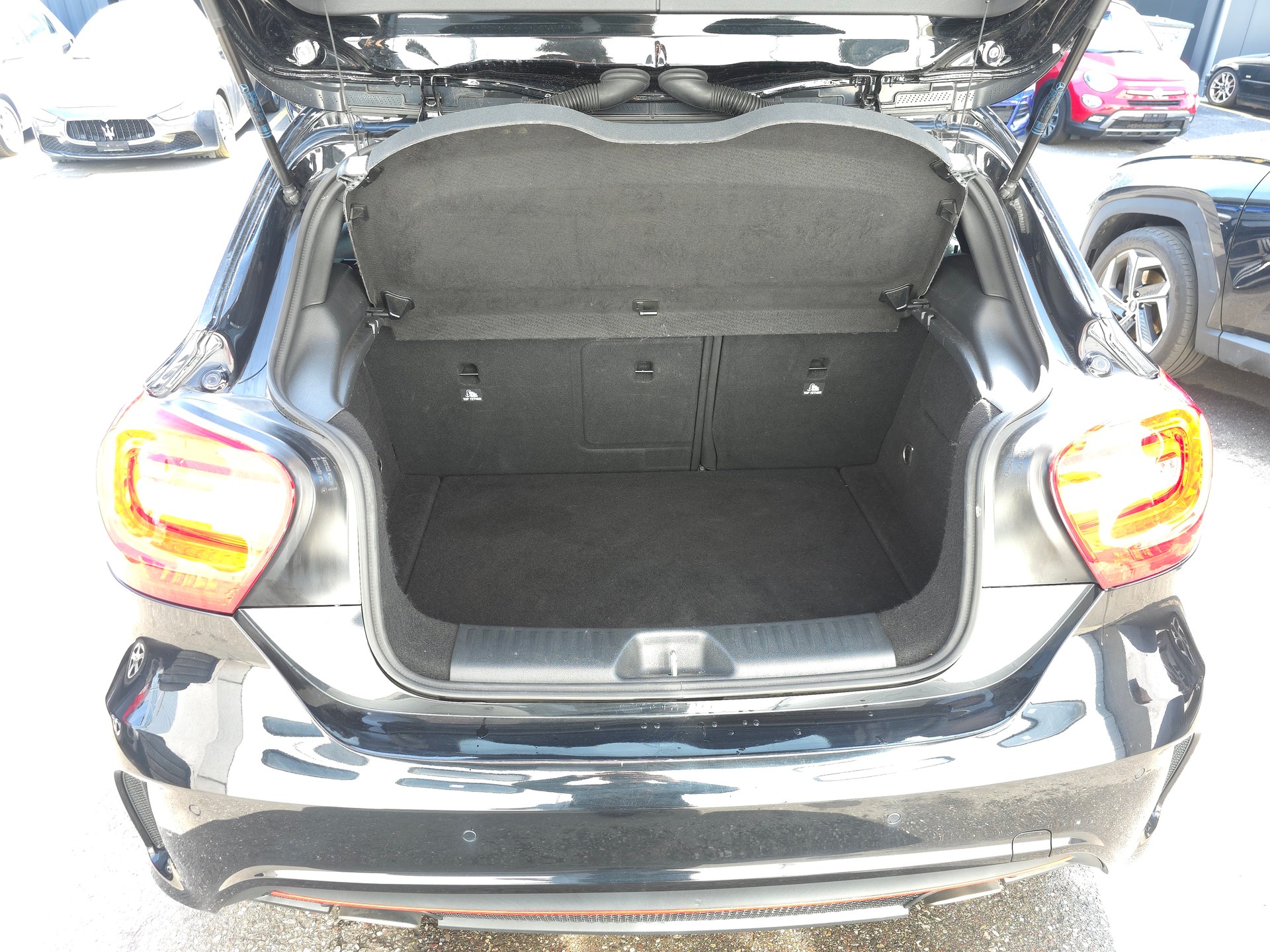MERCEDES-BENZ A 250 Sport 7G-DCT-image-12