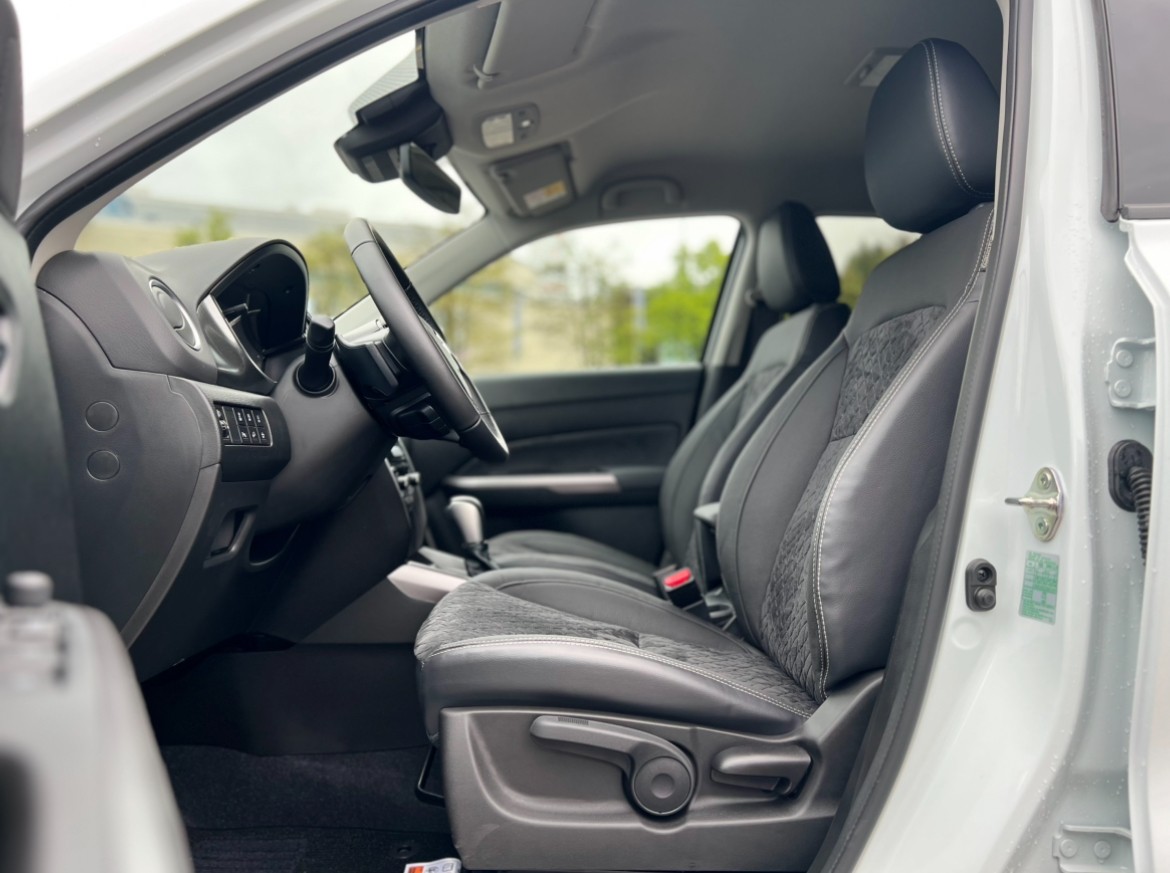 SUZUKI Vitara 1.4 Boosterjet Compact Top 4x4 Hybrid Automatic-image-12
