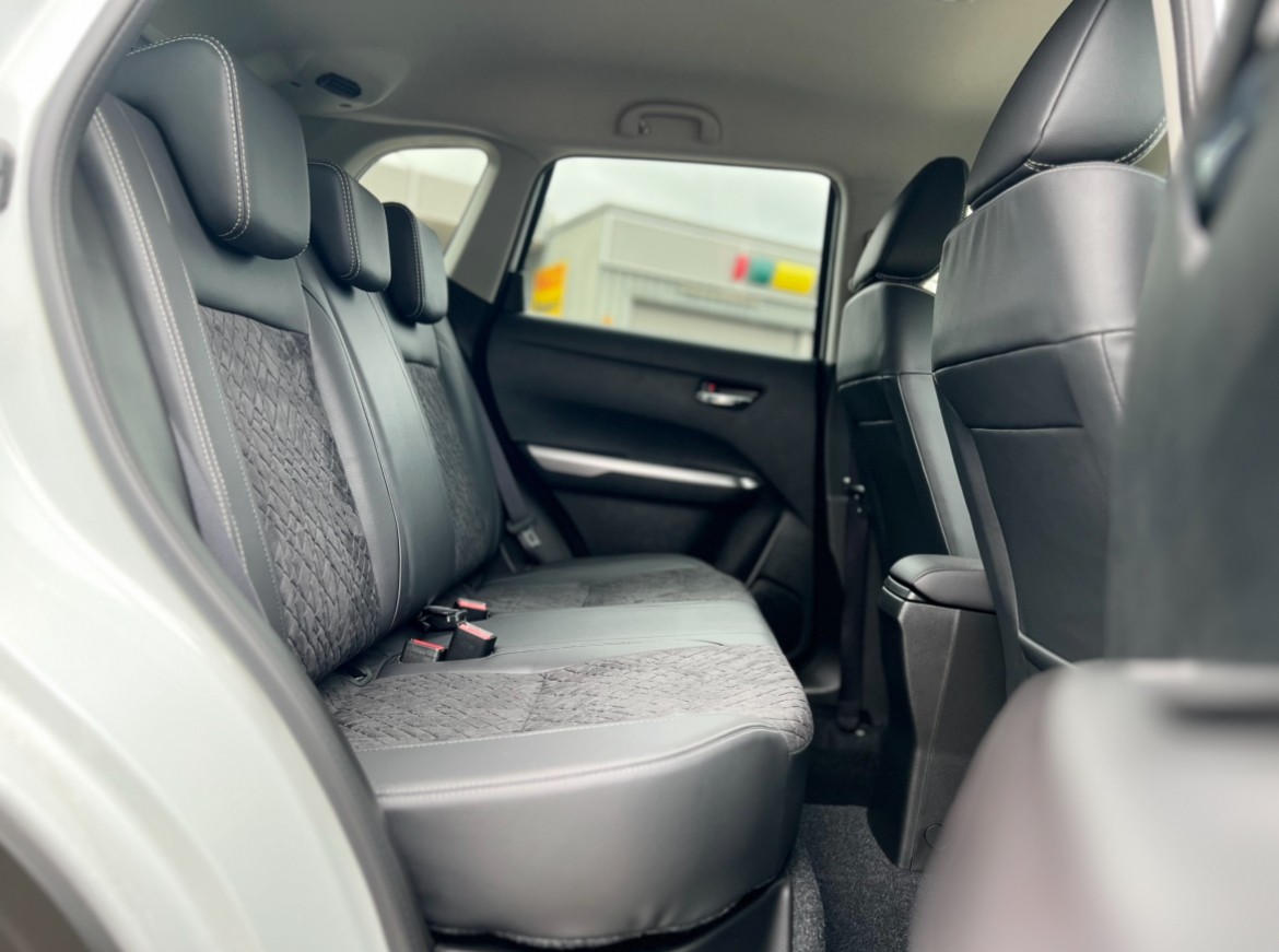 SUZUKI Vitara 1.4 Boosterjet Compact Top 4x4 Hybrid Automatic-image-15