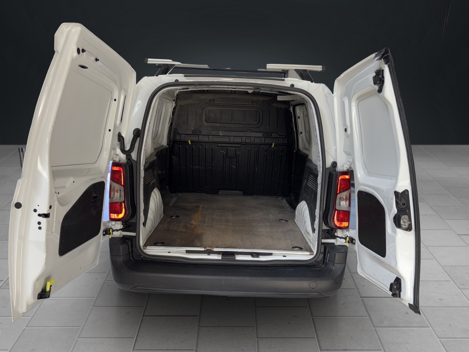 OPEL Combo 1.2 Cargo Essentia start/stop-image-13
