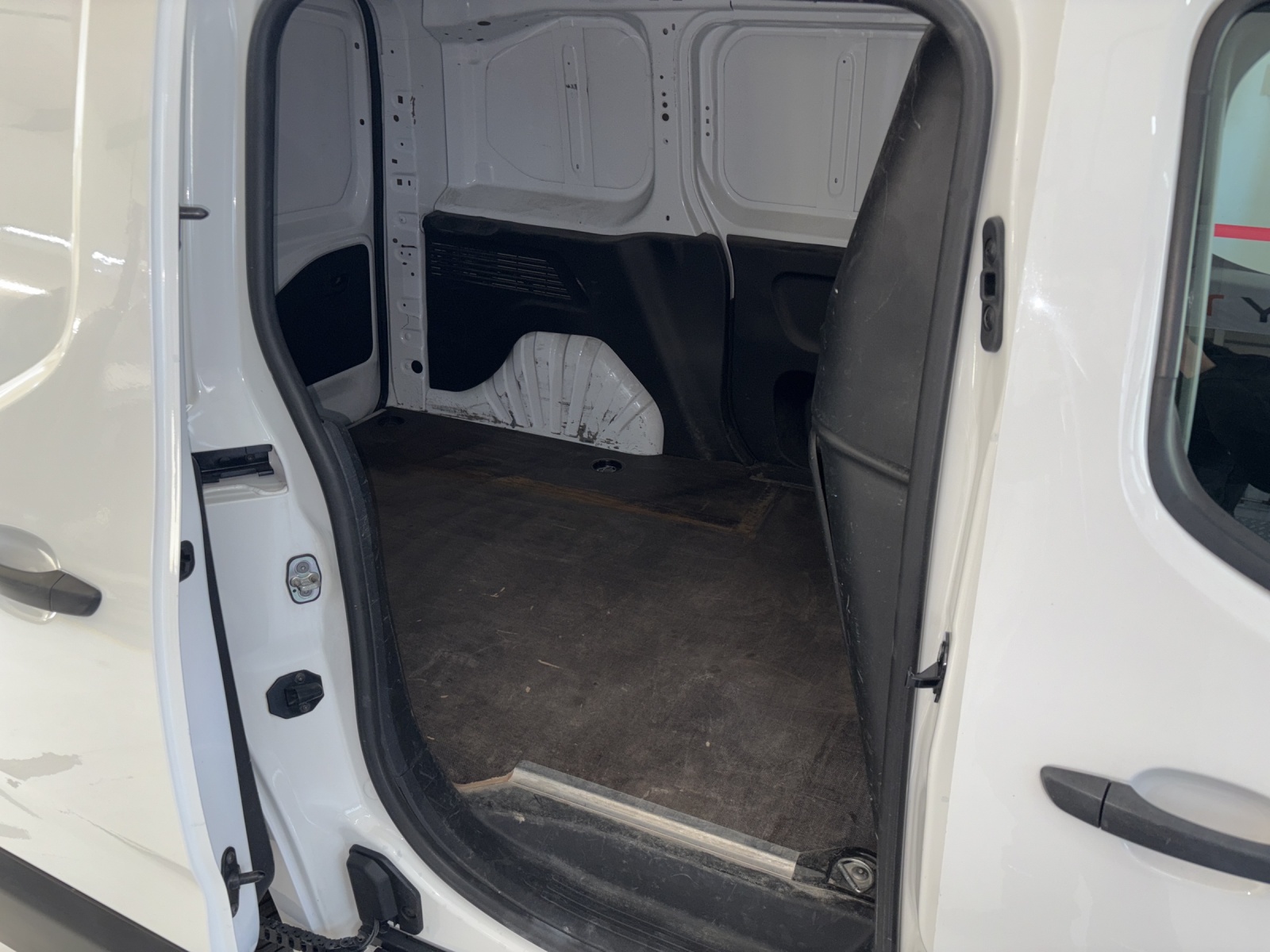 OPEL Combo 1.2 Cargo Essentia start/stop-image-14