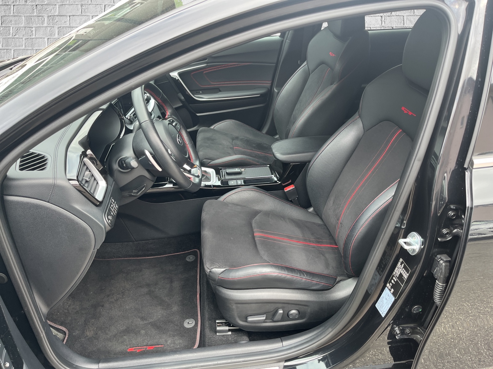 KIA ProCeed 1.6 T-GDi GT DCT-image-8