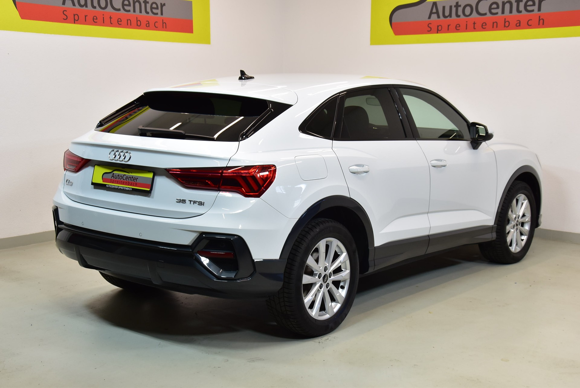 AUDI Q3 Sportback 35 TFSI Attraction S-tronic S-LINE INTERIEUR-image-15