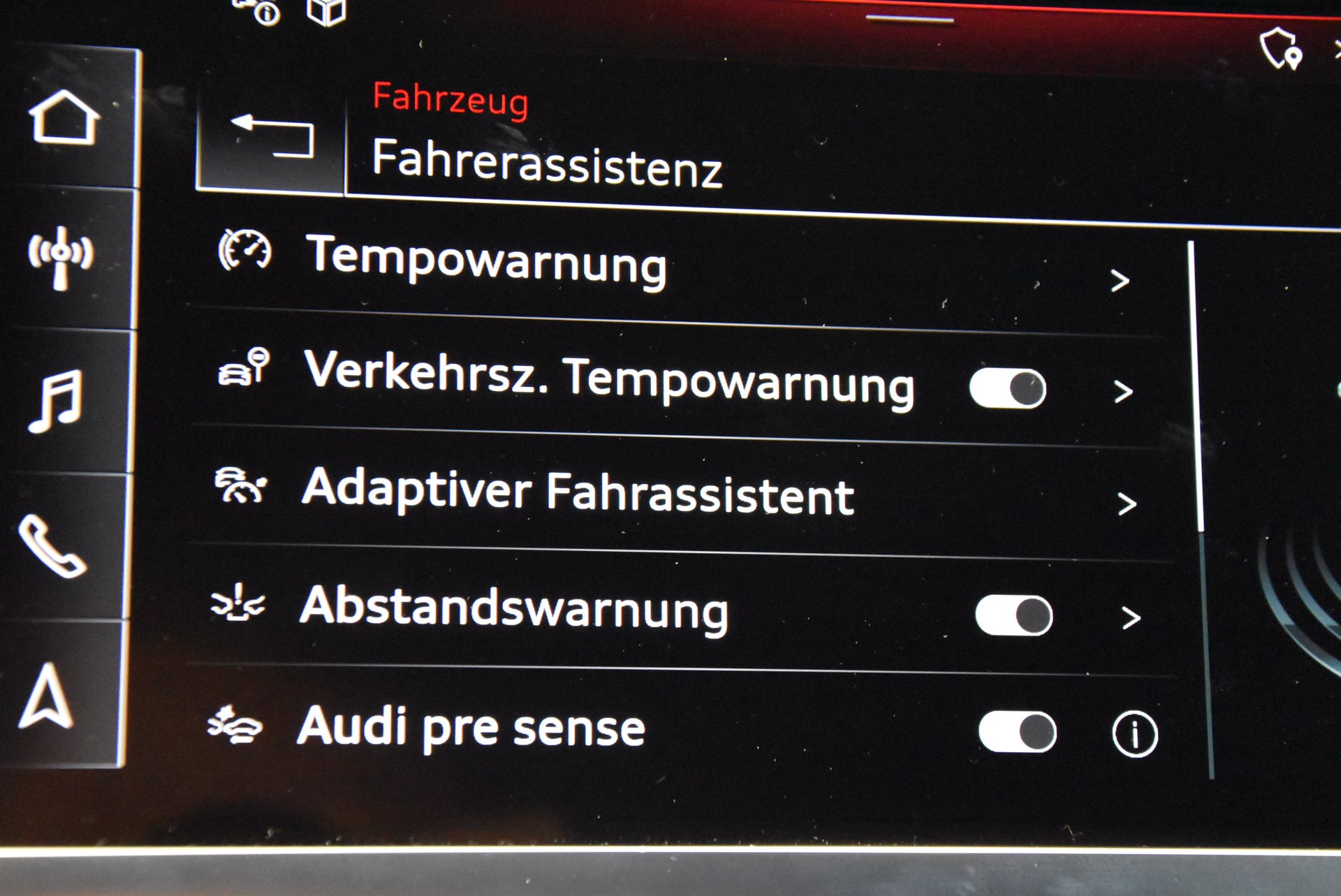 AUDI Q3 Sportback 35 TFSI Attraction S-tronic S-LINE INTERIEUR-image-9