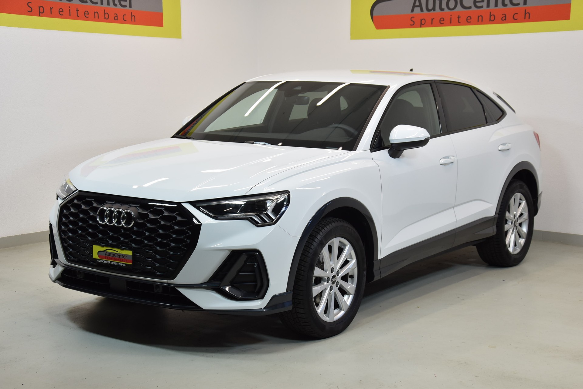 AUDI Q3 Sportback 35 TFSI Attraction S-tronic S-LINE INTERIEUR-image-1