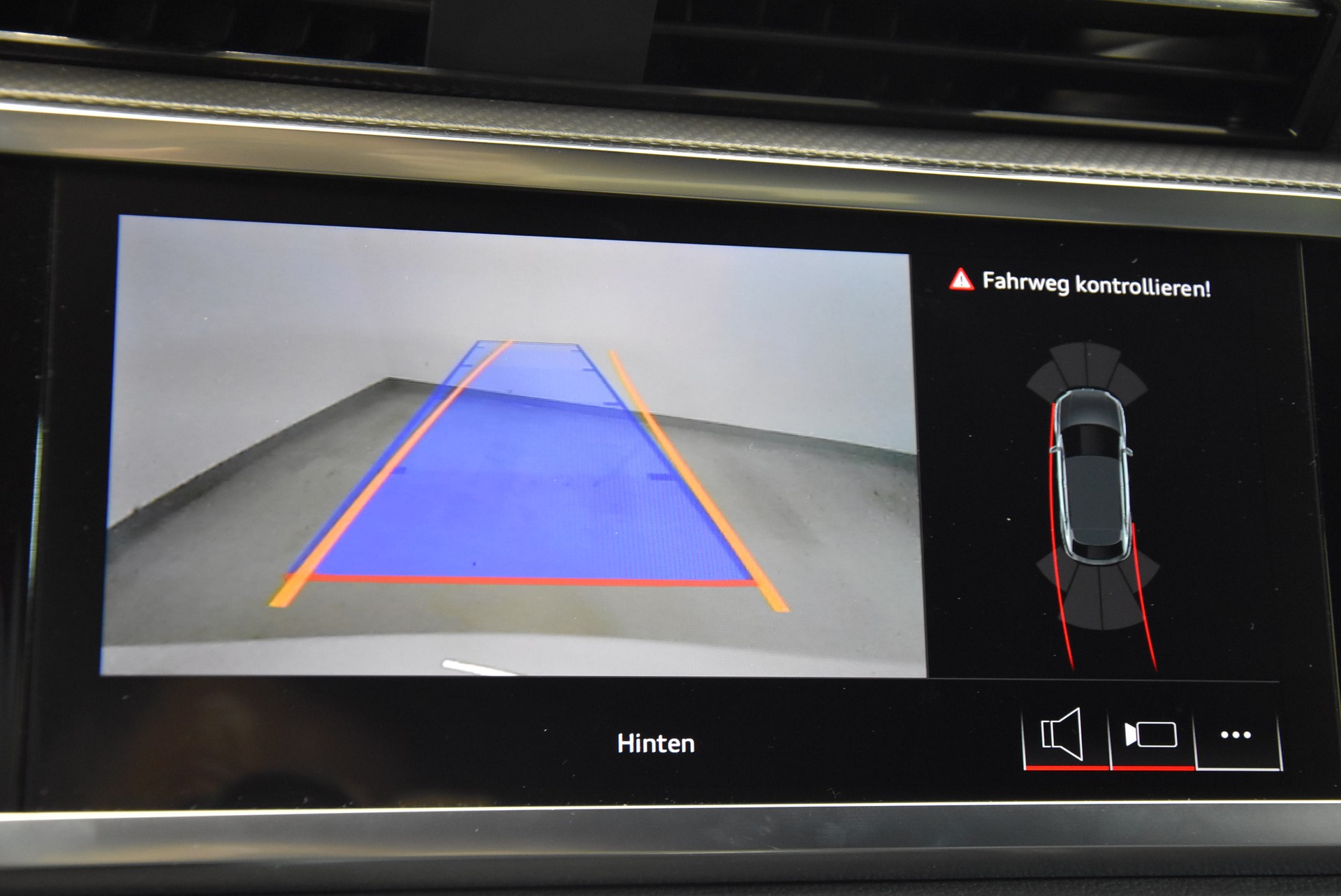 AUDI Q3 Sportback 35 TFSI Attraction S-tronic S-LINE INTERIEUR-image-7