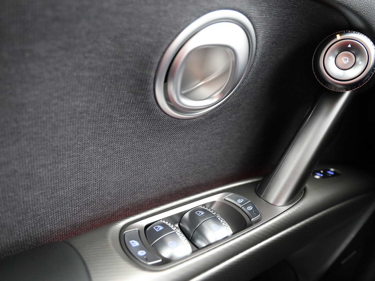 GENESIS GV60 77.4 kWh Sport AWD-image-8