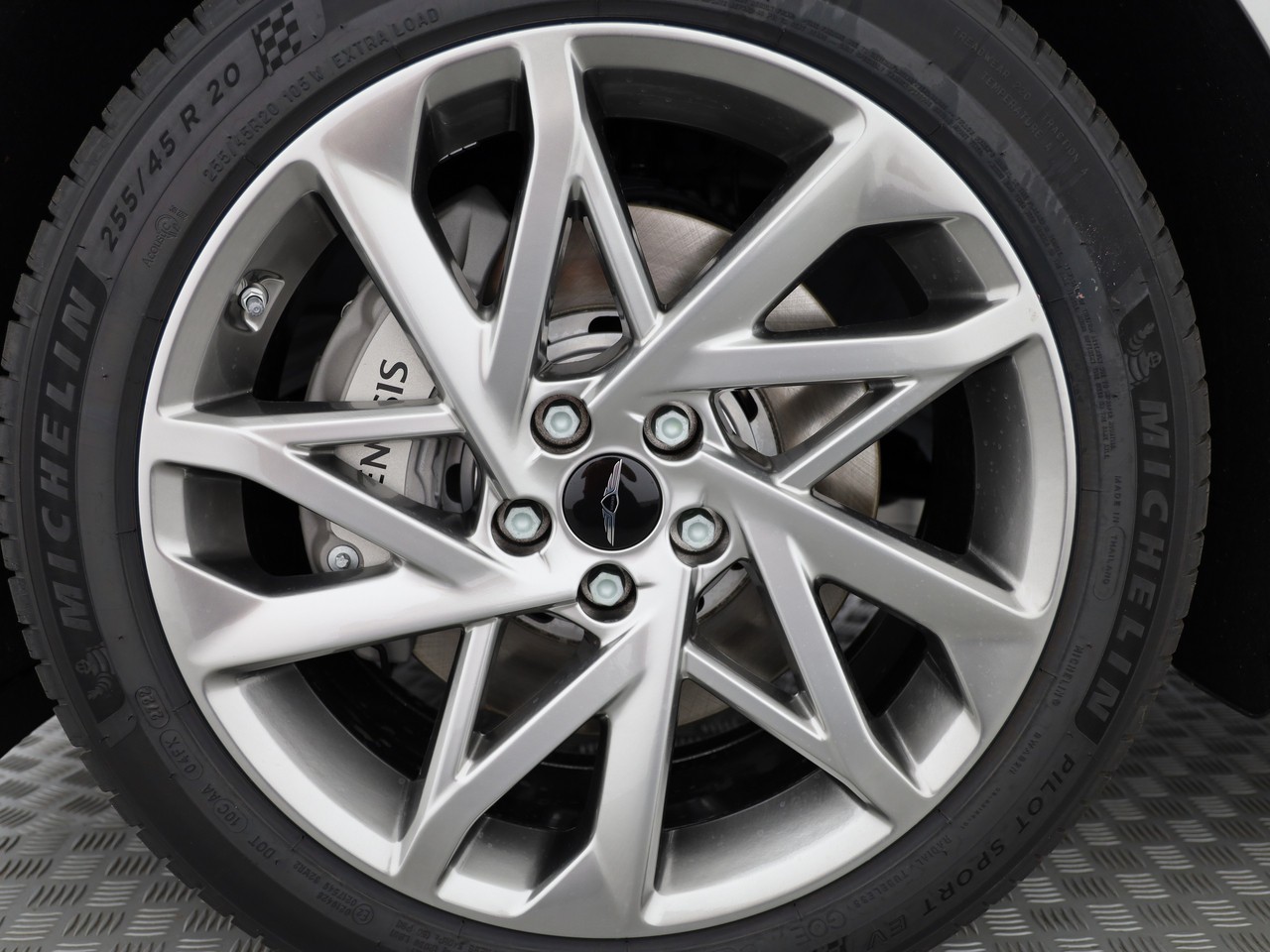 GENESIS GV60 77.4 kWh Sport AWD-image-15