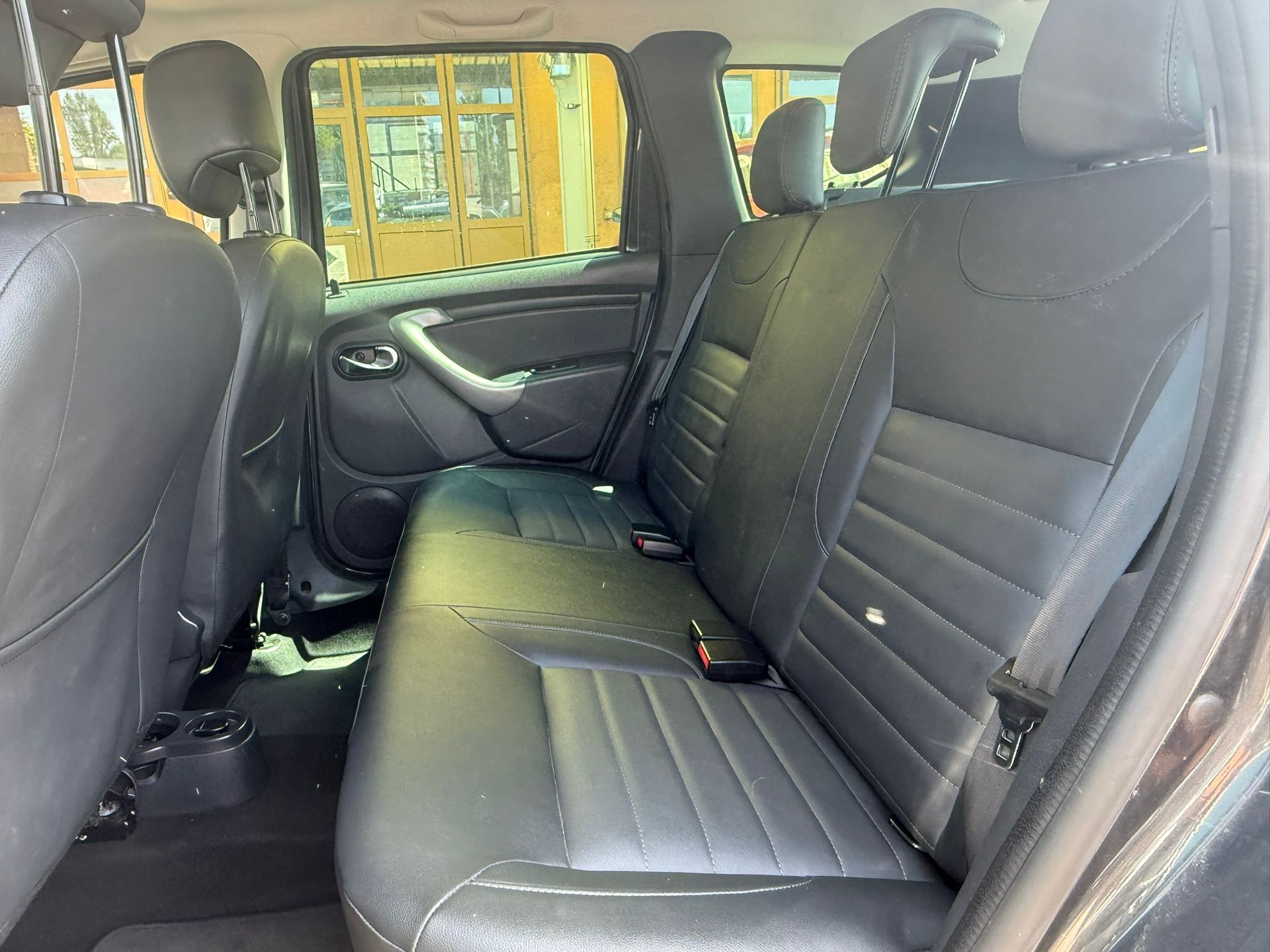 DACIA Duster 1.2 T Ambiance 4x4-image-9