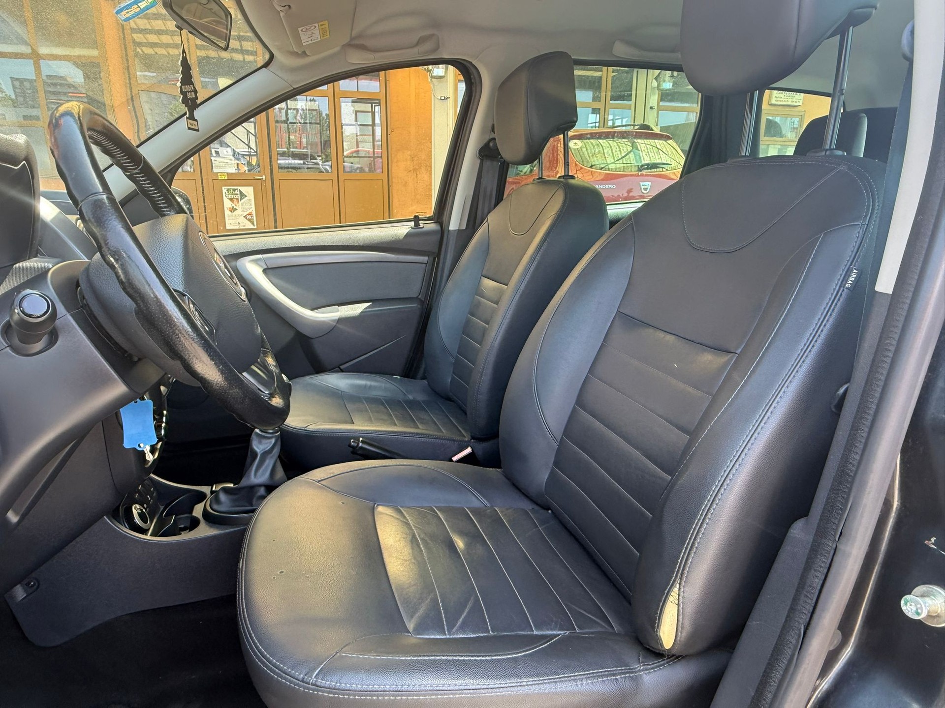 DACIA Duster 1.2 T Ambiance 4x4-image-8