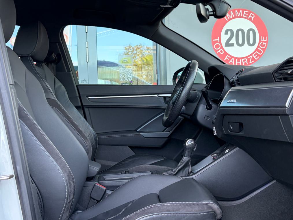 AUDI Q3 40 TFSI S line quattro S-tronic-image-7