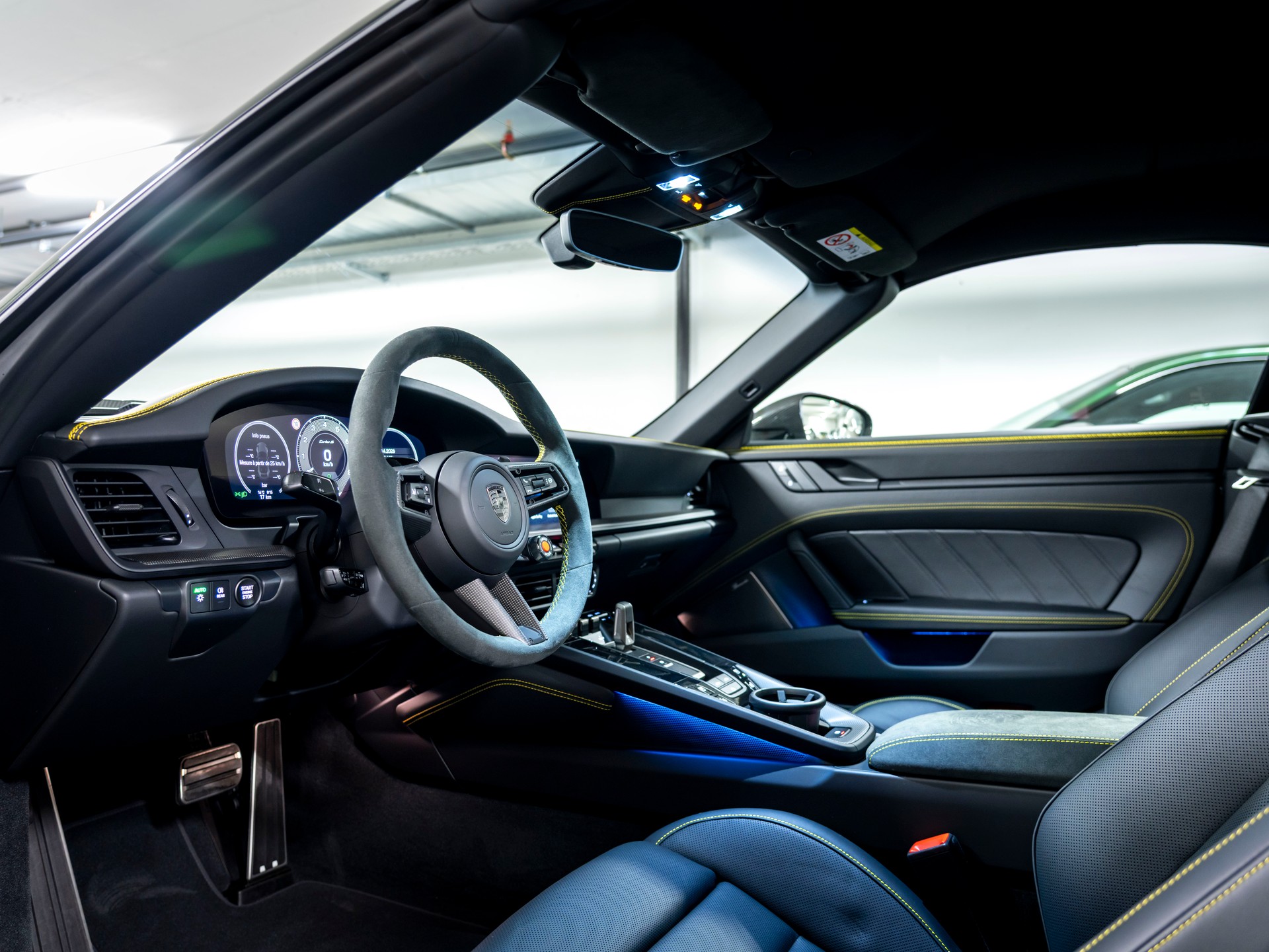 PORSCHE 911 Turbo S Cabriolet PDK-image-26
