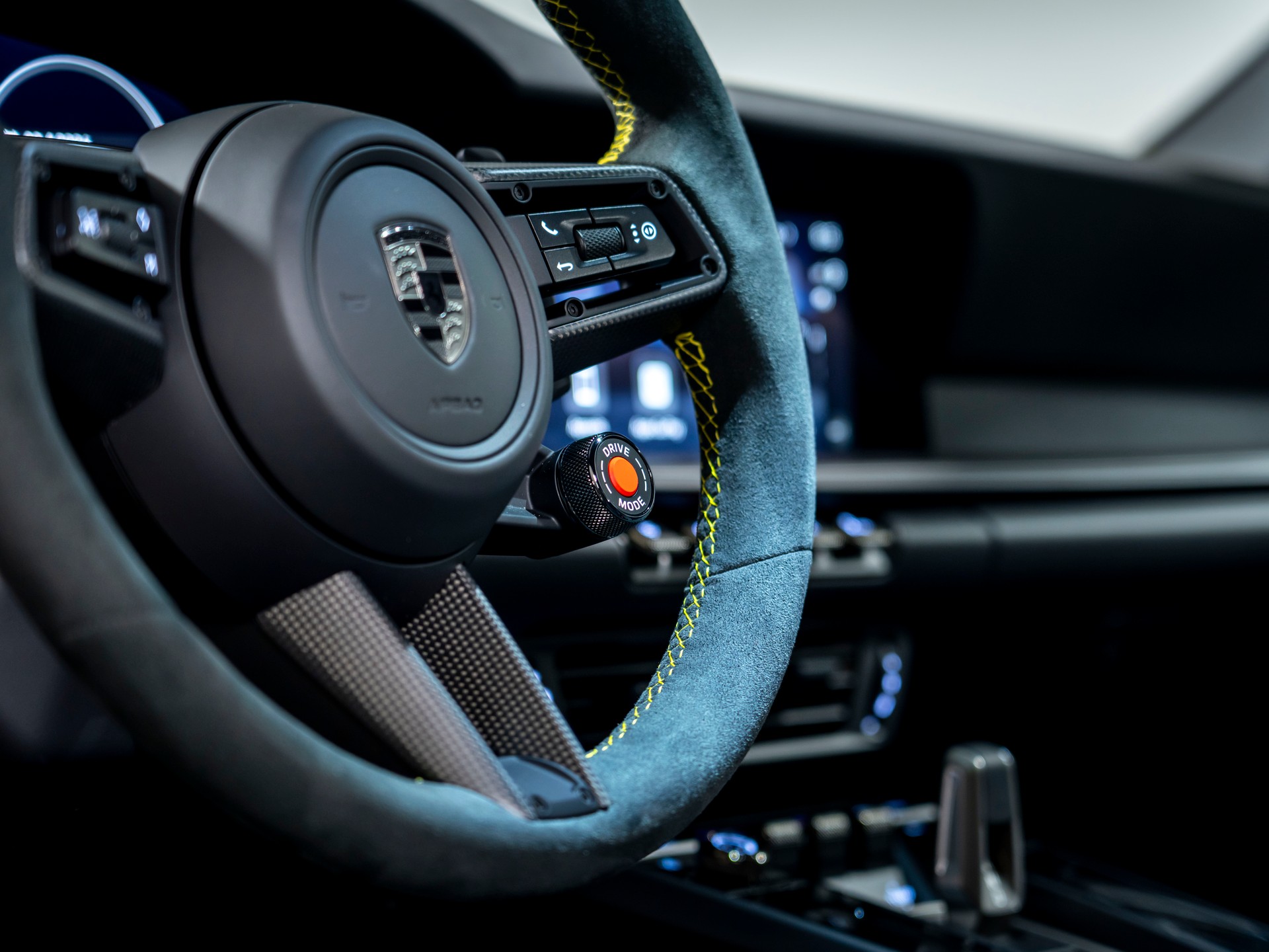PORSCHE 911 Turbo S Cabriolet PDK-image-28