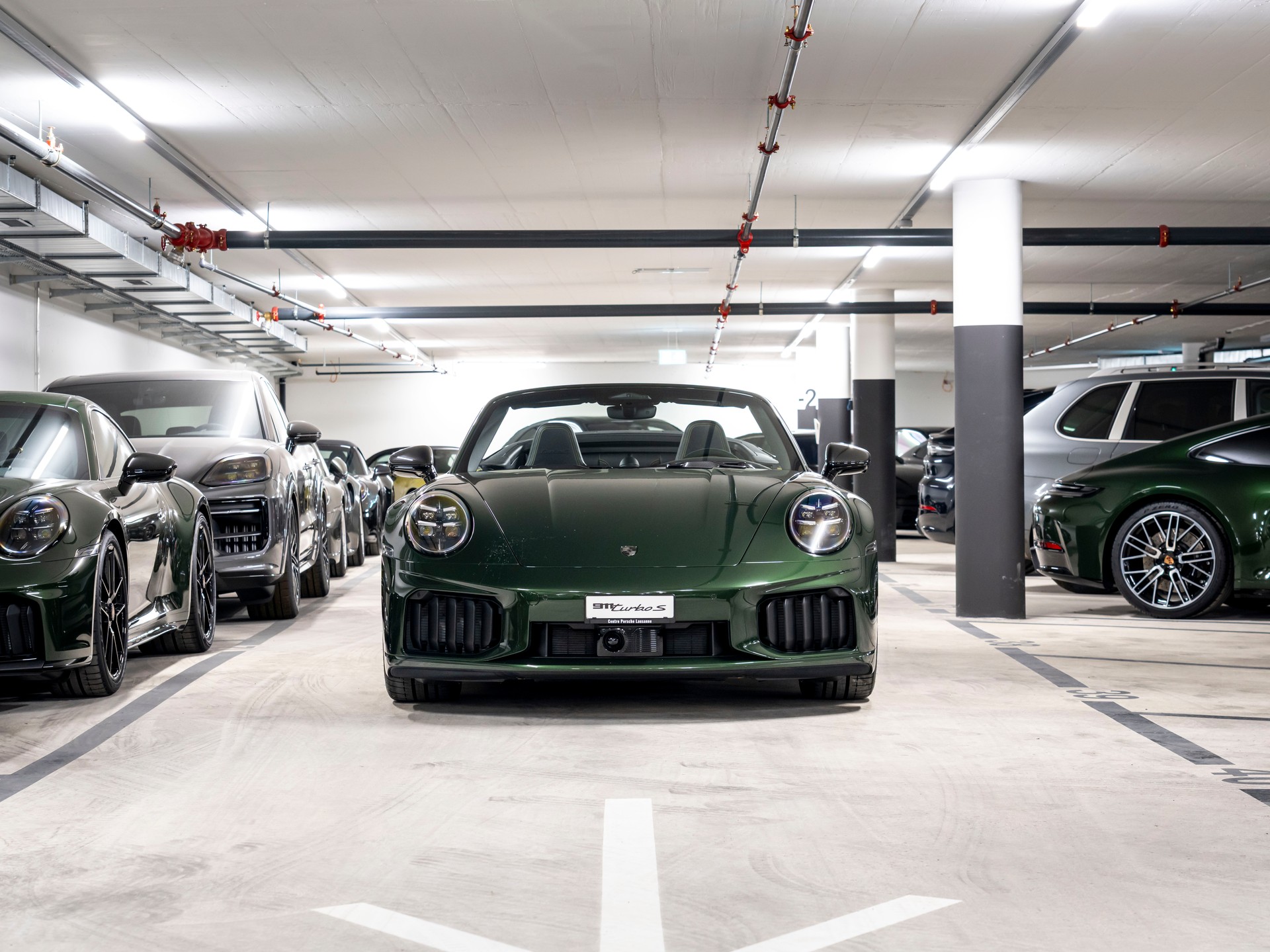 PORSCHE 911 Turbo S Cabriolet PDK-image-9