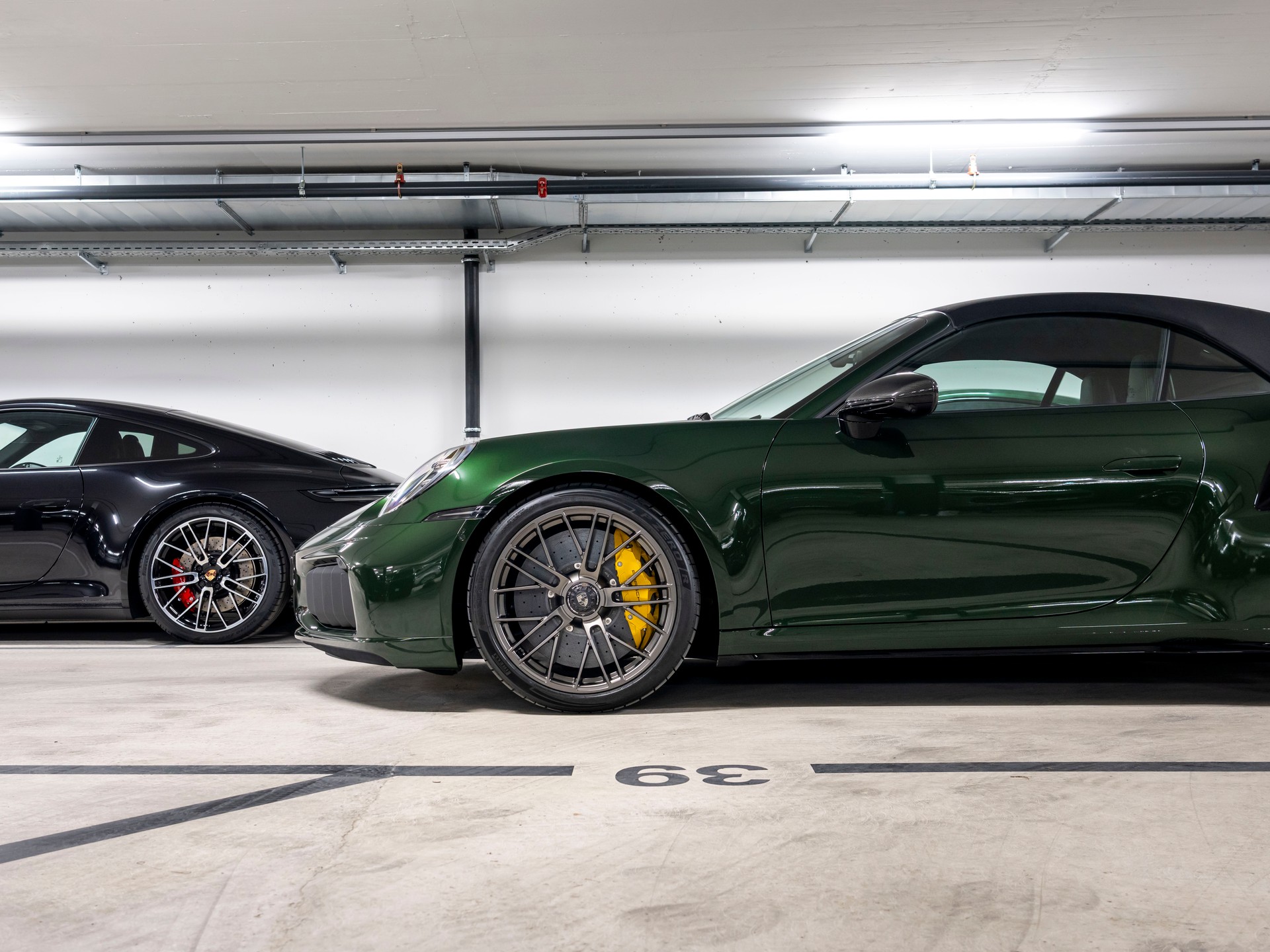 PORSCHE 911 Turbo S Cabriolet PDK-image-23