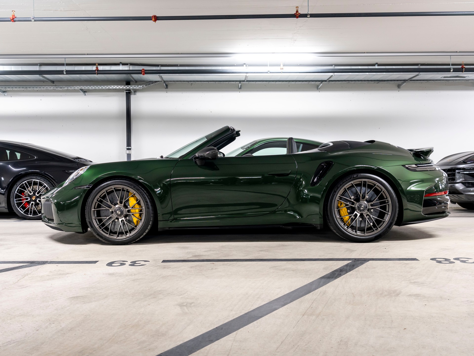 PORSCHE 911 Turbo S Cabriolet PDK-image-4