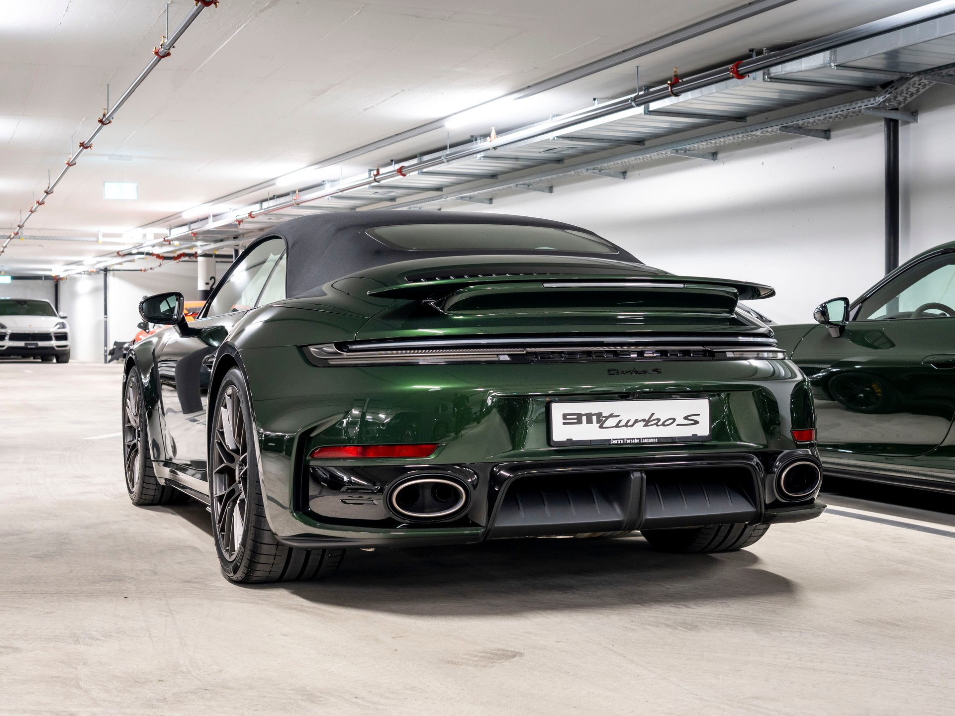 PORSCHE 911 Turbo S Cabriolet PDK-image-2