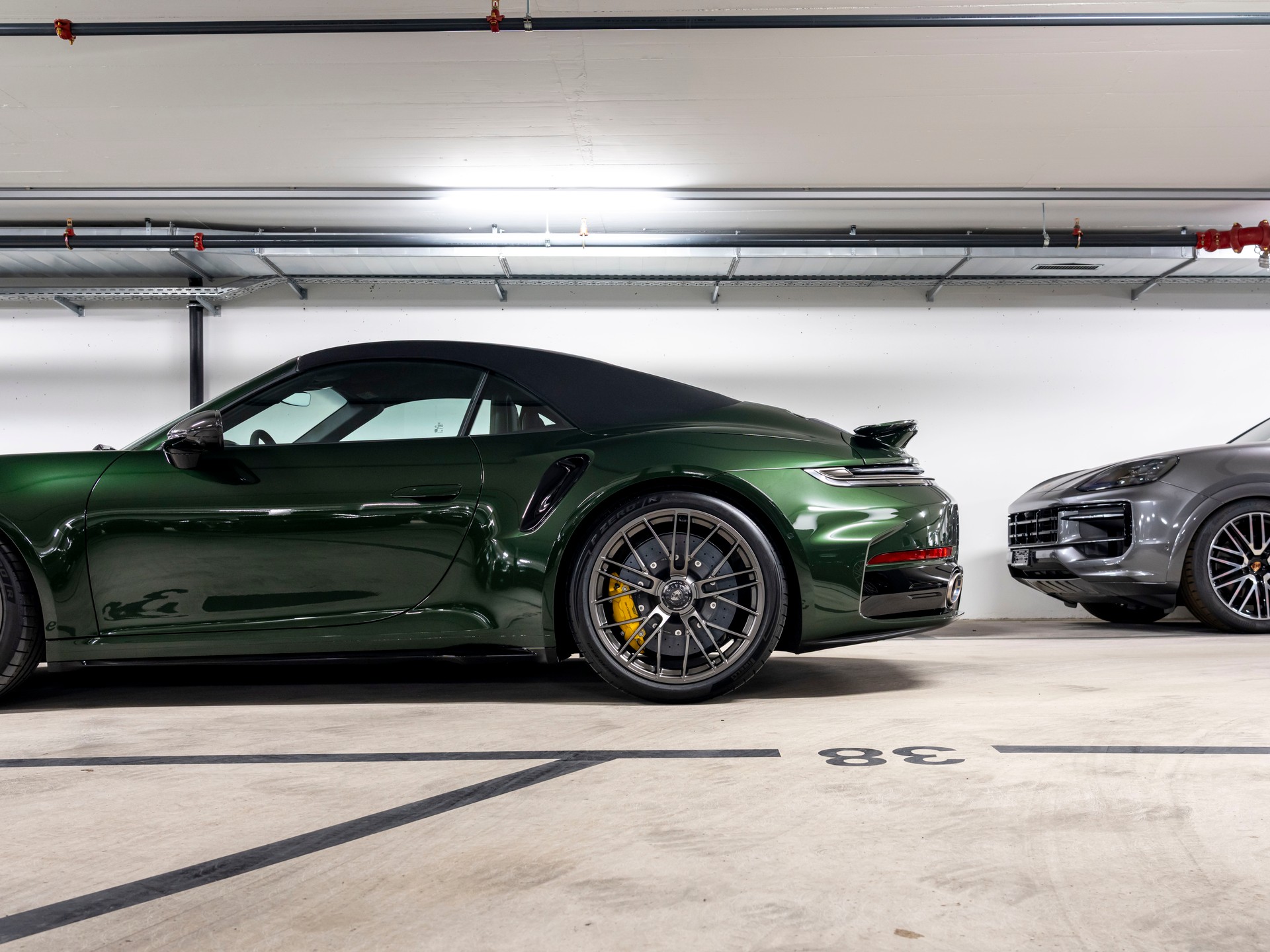 PORSCHE 911 Turbo S Cabriolet PDK-image-8